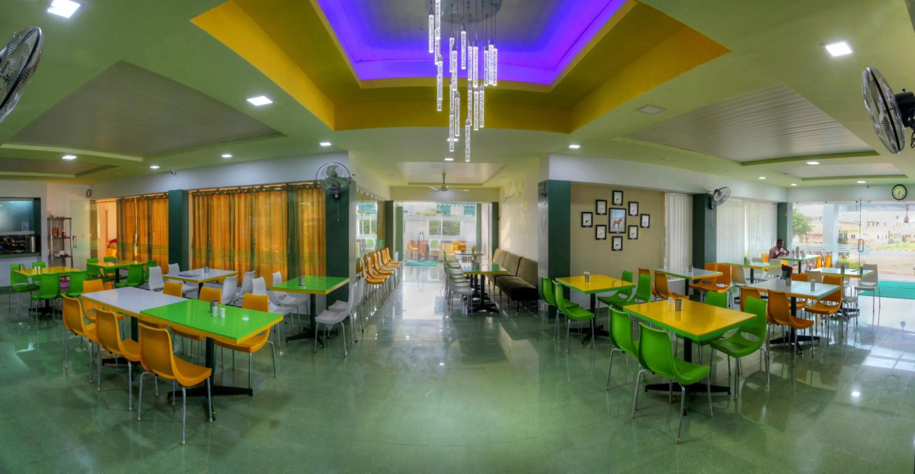 Breakfast in Rajmahal Inn