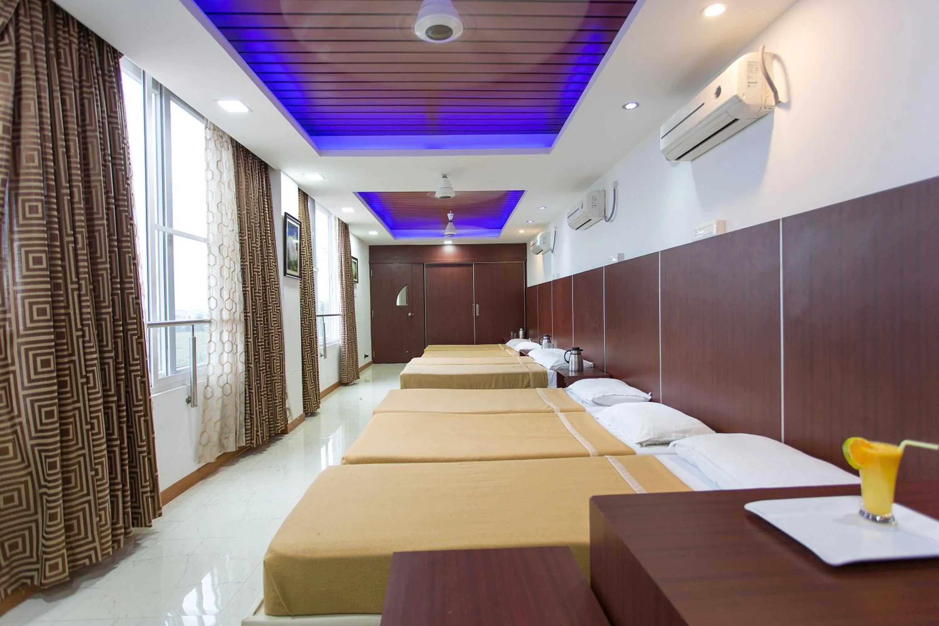 Bedroom in Rajmahal Inn