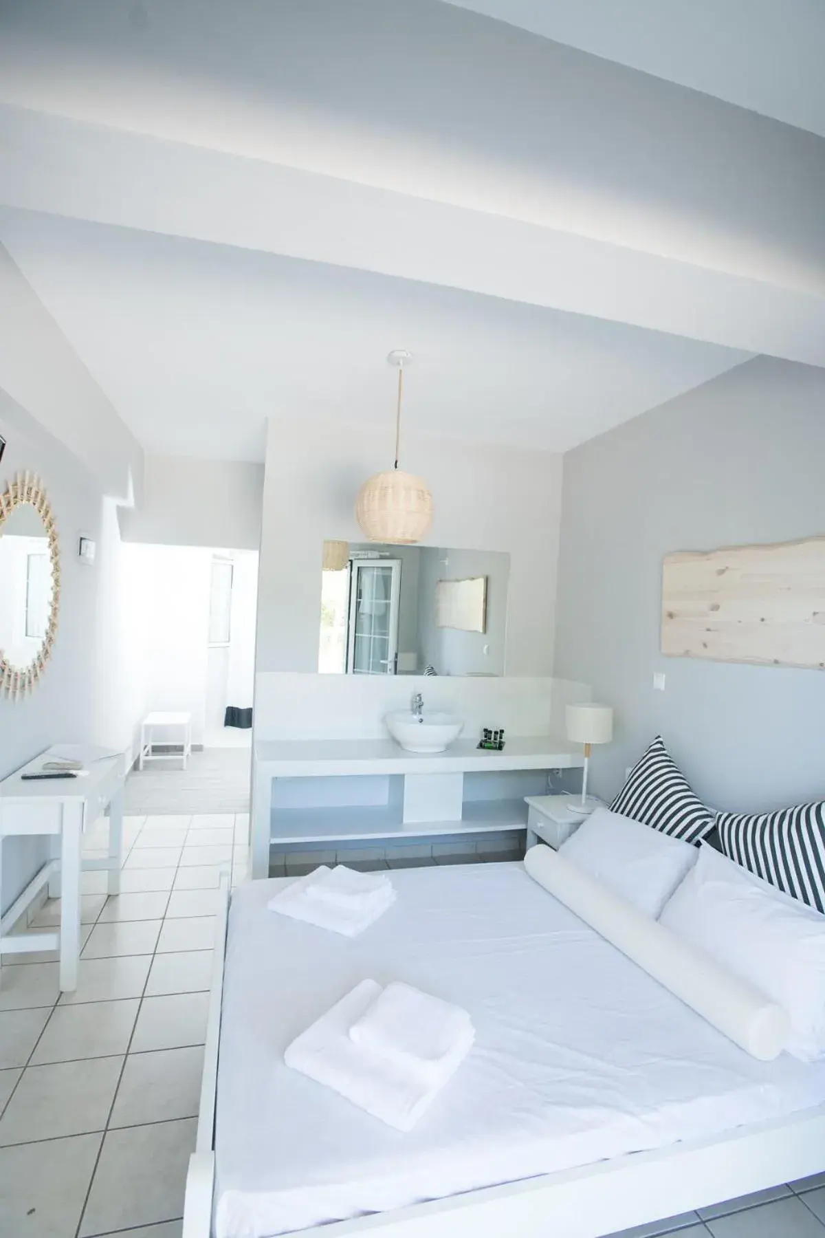 TV and multimedia, Bed in Akra Morea Hotel & Residences TV and multimedia, Bed in Akra Morea Hotel & Residences