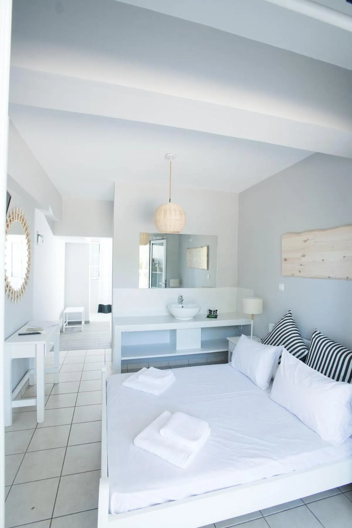 TV and multimedia, Bed in Akra Morea Hotel & Residences