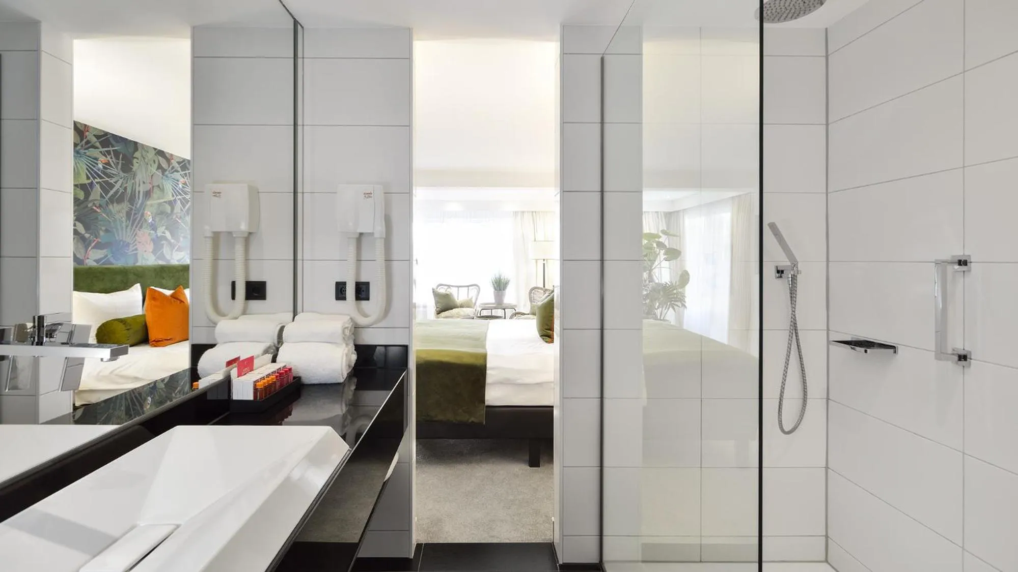 Bathroom, Bed in Van der Valk Hotel 's-Hertogenbosch – Vught