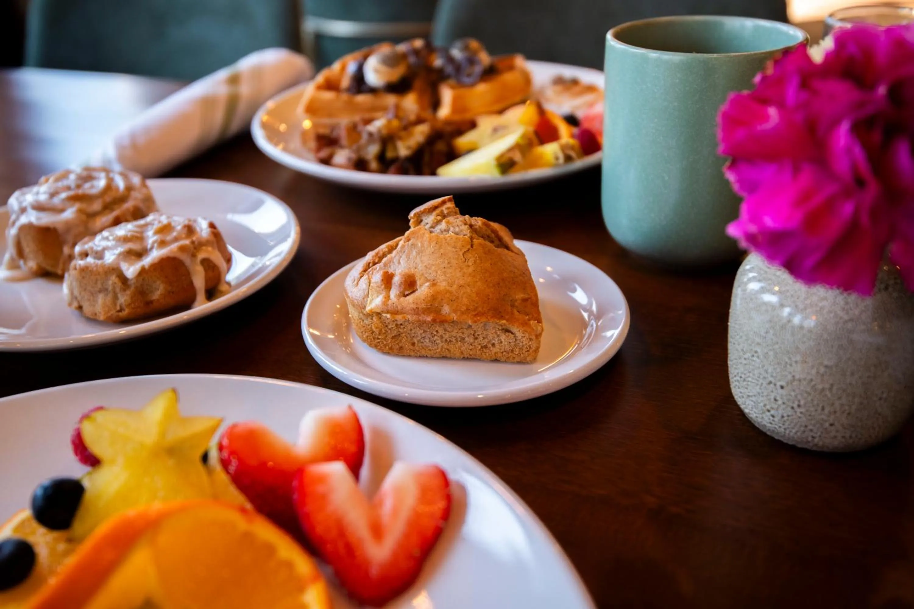 Restaurant/places to eat in The Pathmaker Hotel