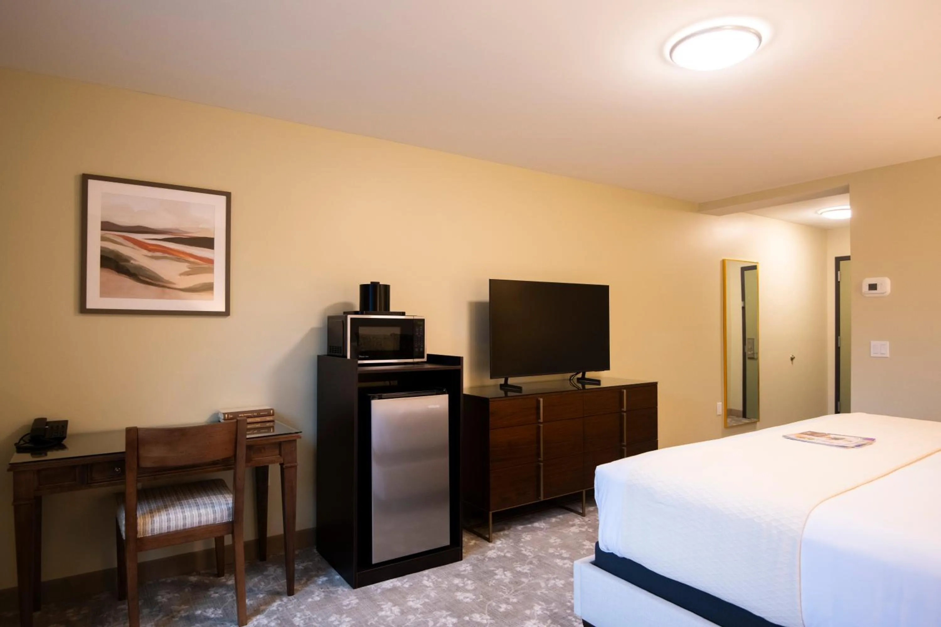 Bed in The Pathmaker Hotel