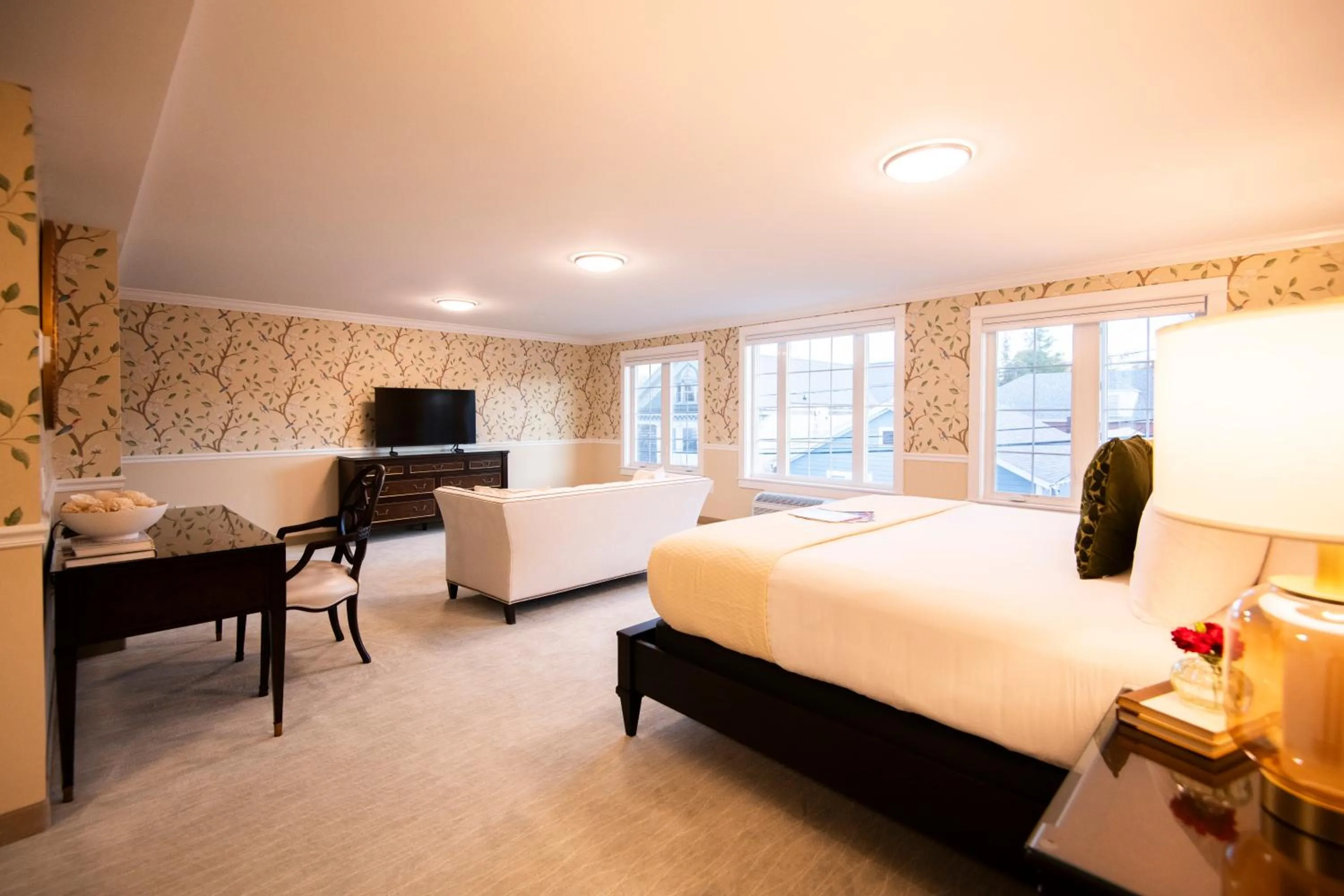 Bed in The Pathmaker Hotel