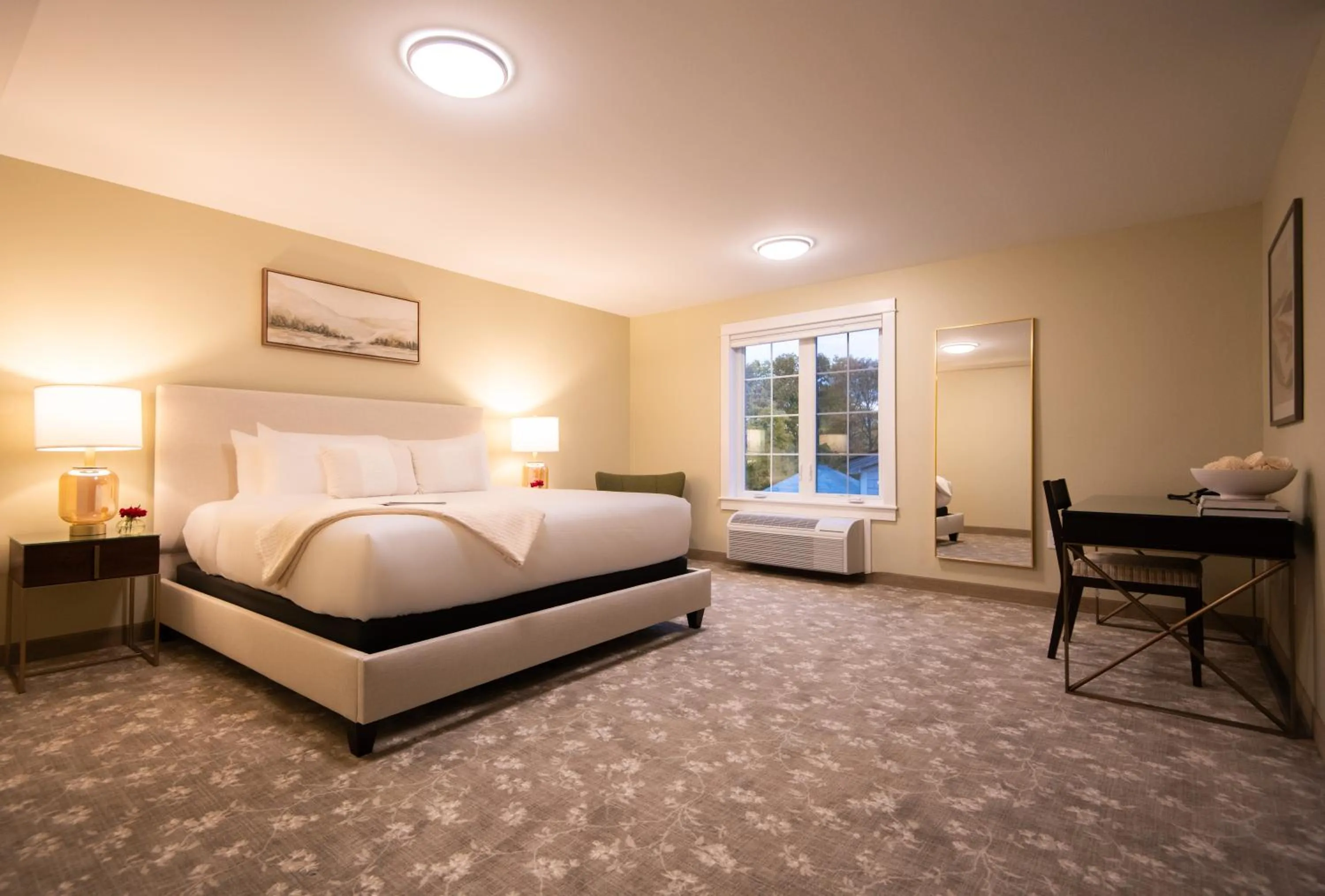 Bed in The Pathmaker Hotel