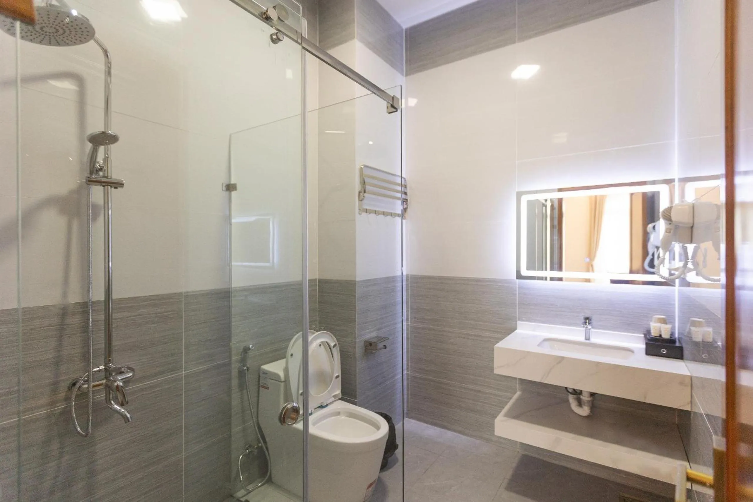 Toilet in OLAGI HOTEL