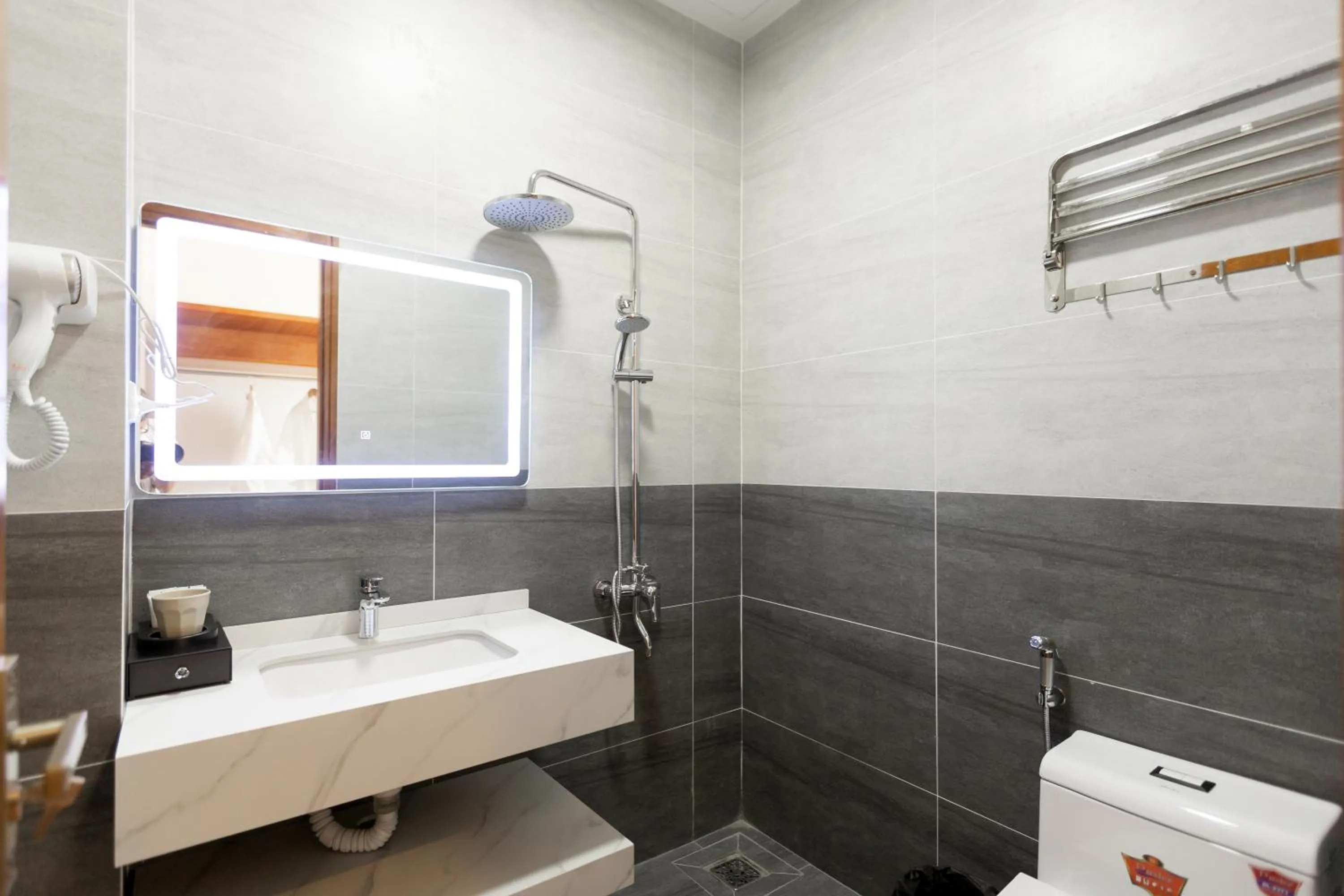 Shower in OLAGI HOTEL