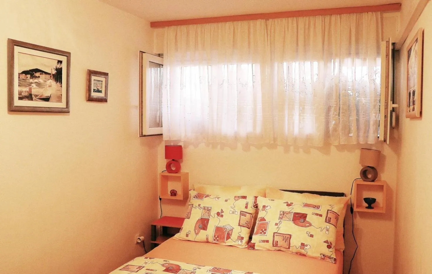 Bed in Rooms Alijev