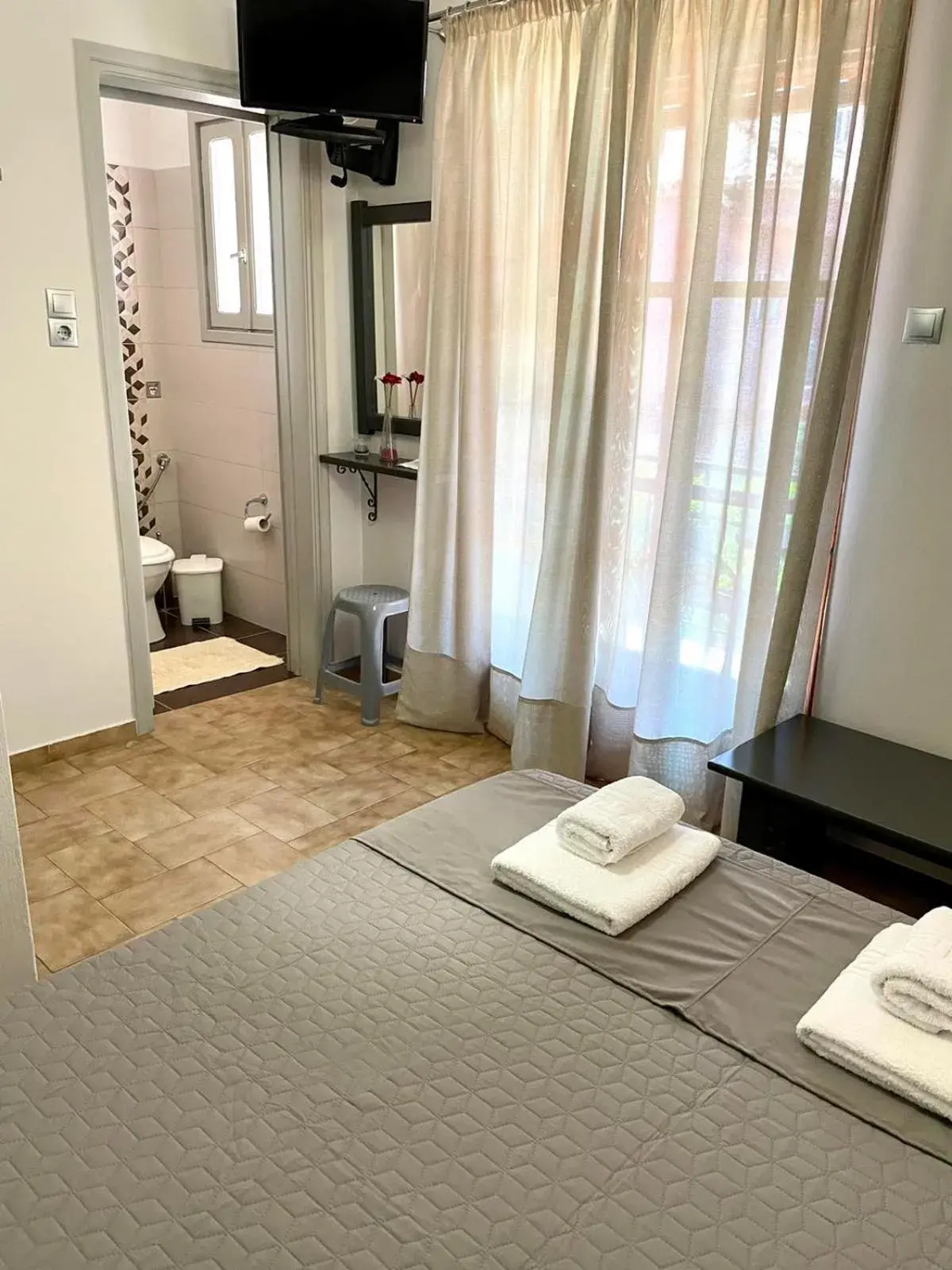Apartment with Balcony in Anesi Rooms To Rent Apartment with Balcony in Anesi Rooms To Rent