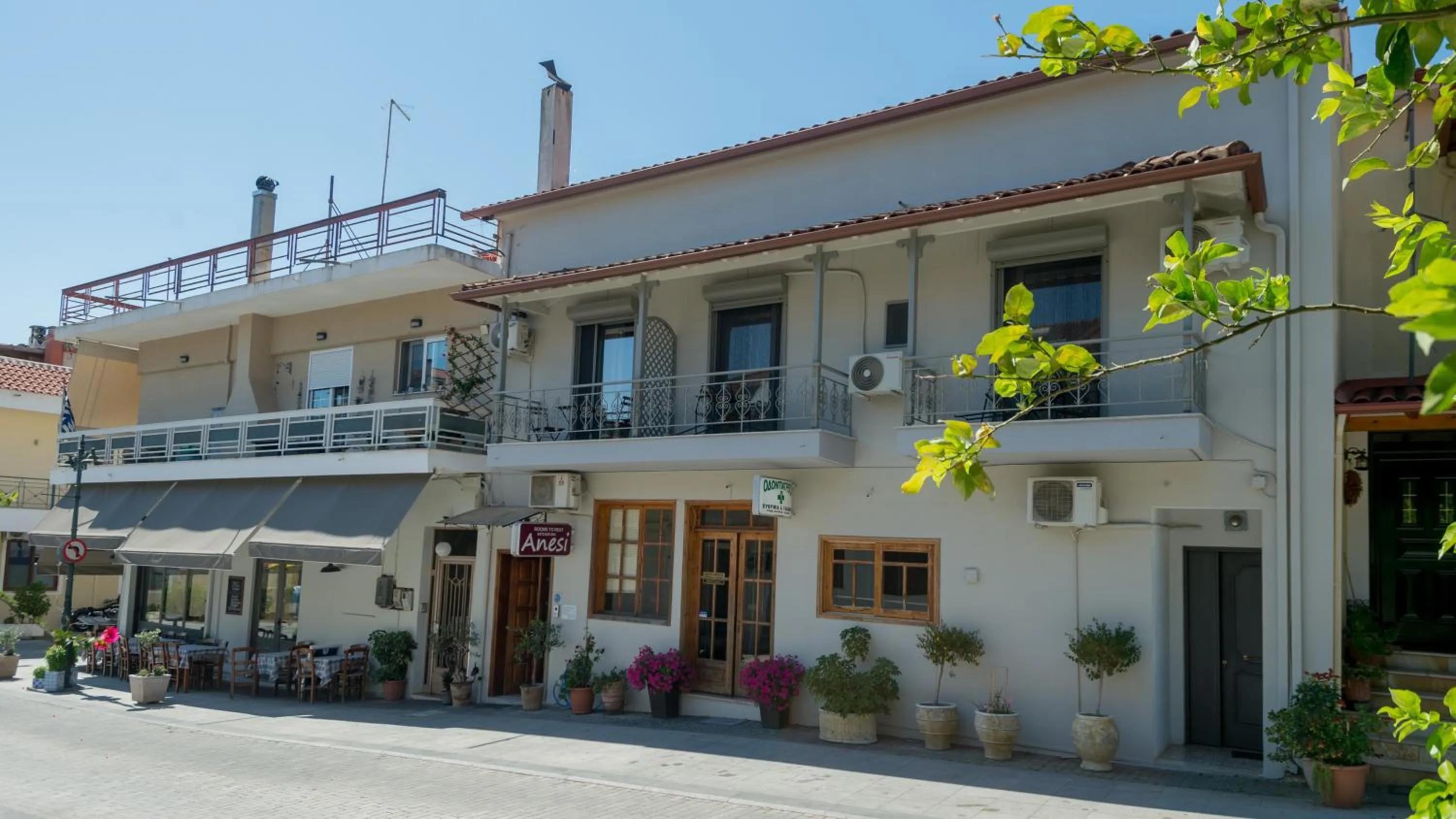 Anesi Rooms To Rent