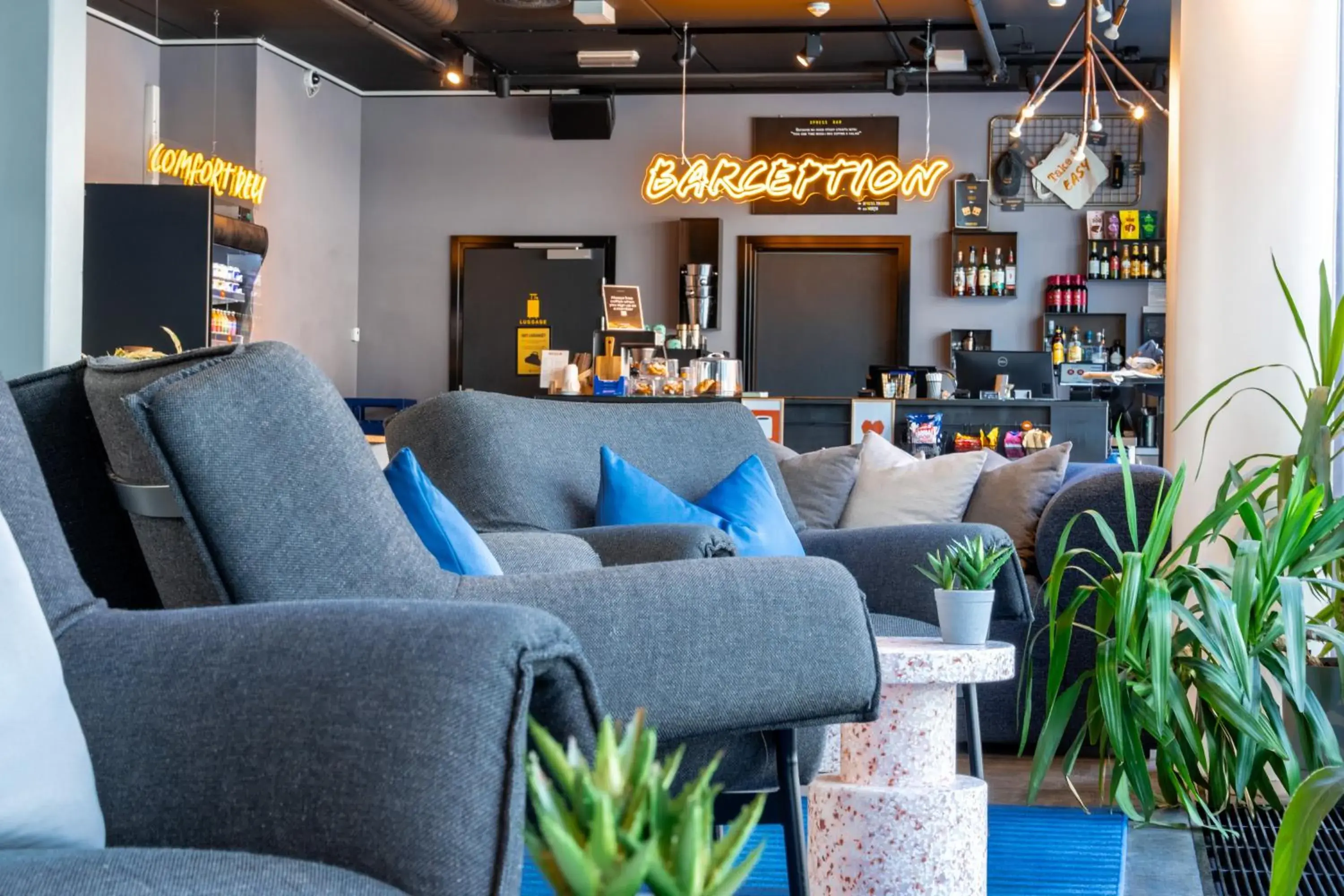 Lounge or bar in Comfort Hotel Xpress Tromsø Lounge or bar in Comfort Hotel Xpress Tromsø