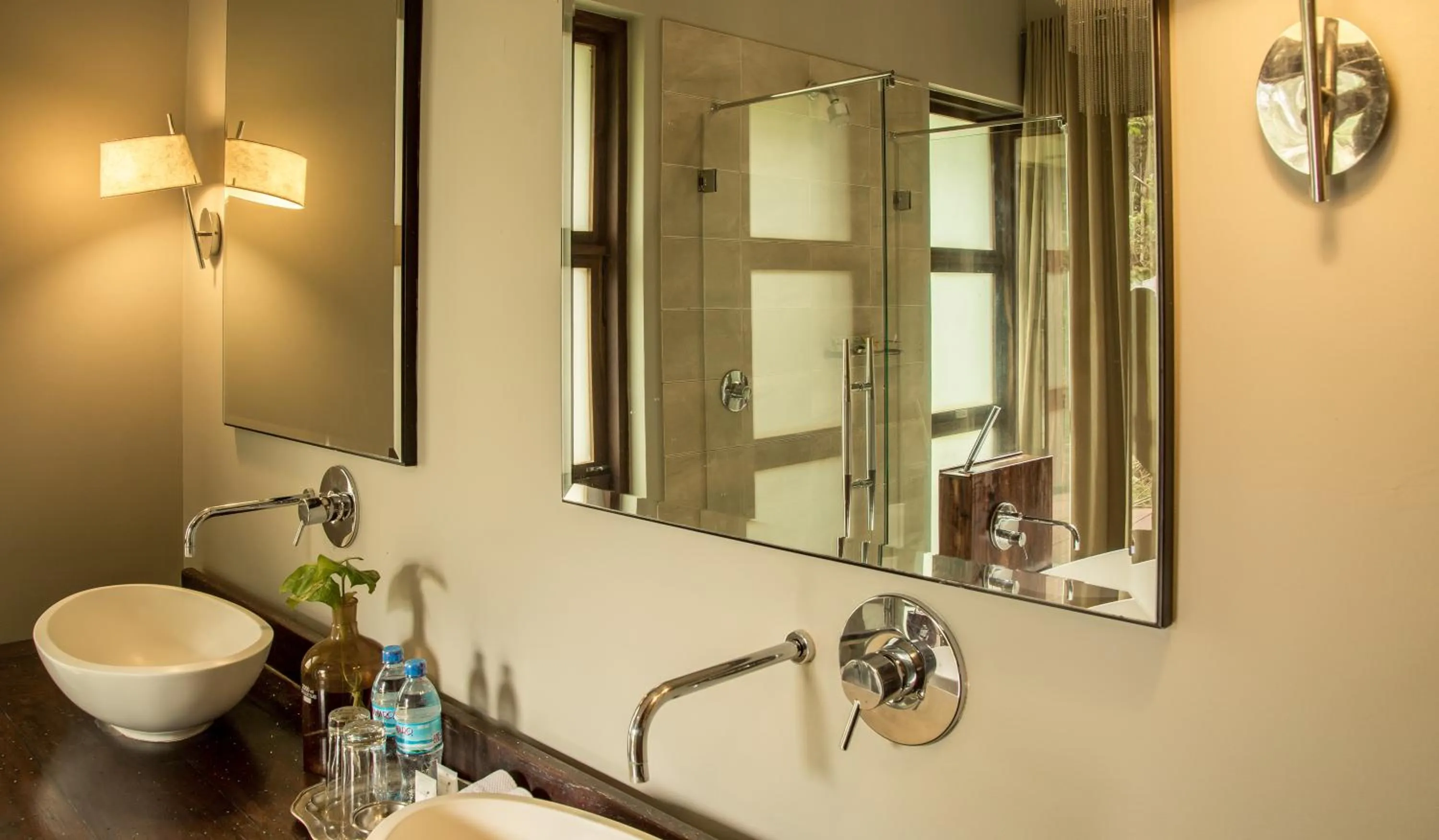 Bathroom in Lake Duluti Lodge