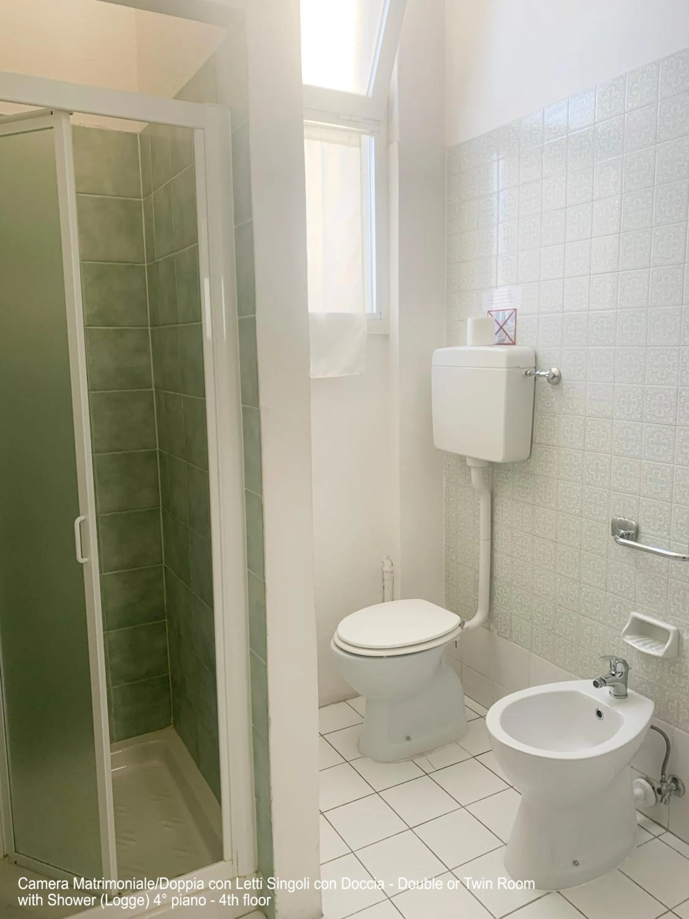 Shower in B&B 52cento