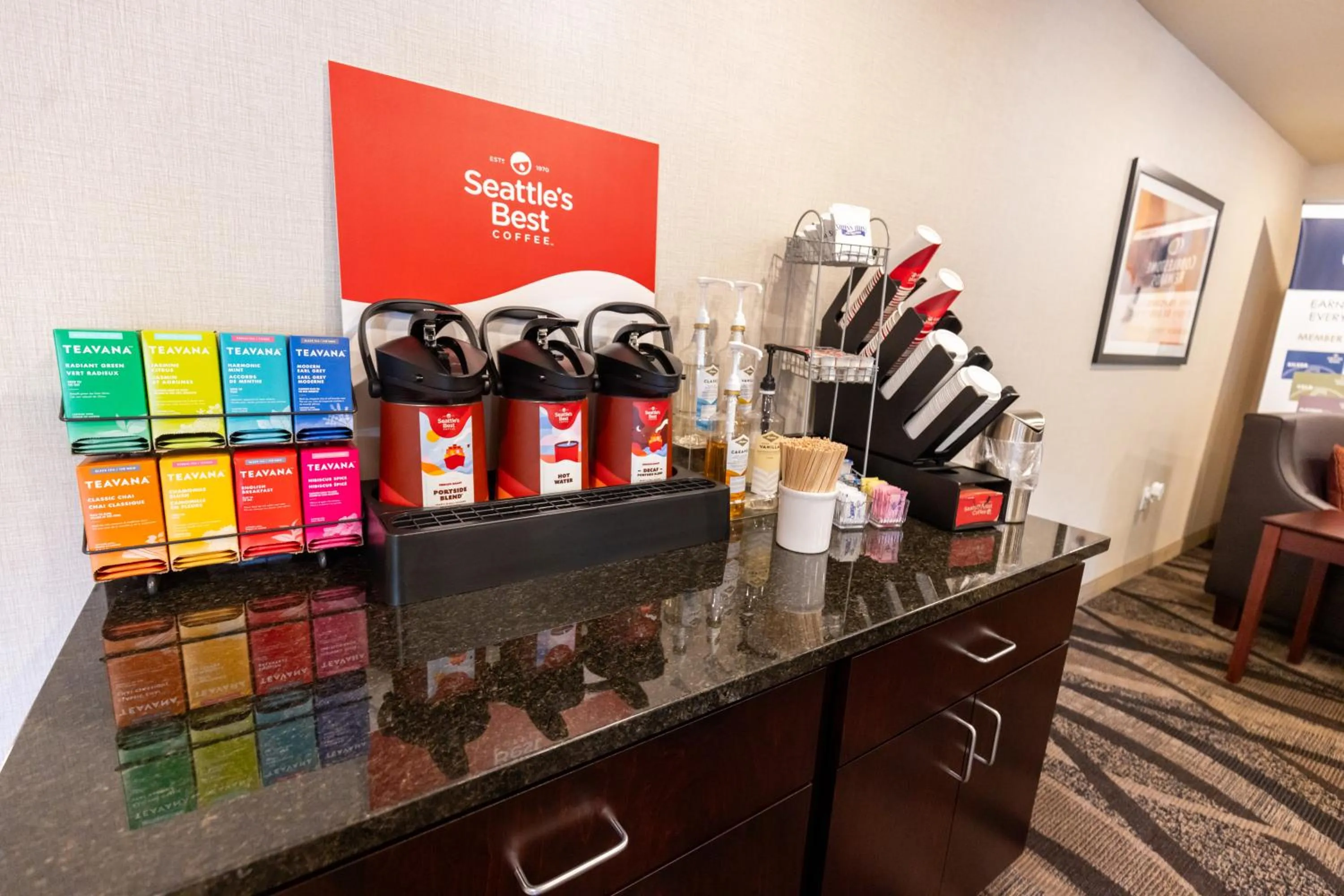 Cobblestone Inn & Suites - Winters