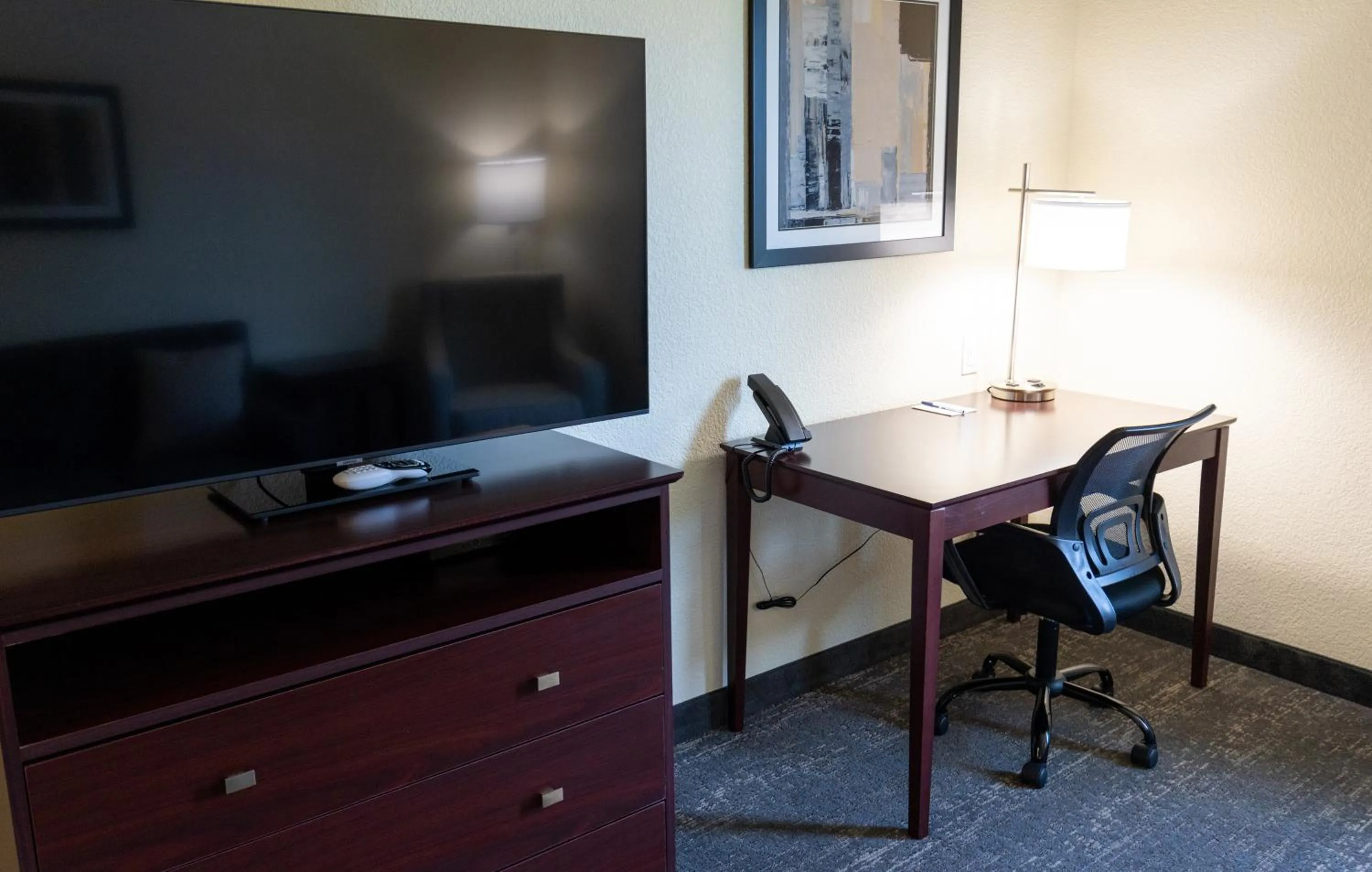 Cobblestone Inn & Suites - Winters