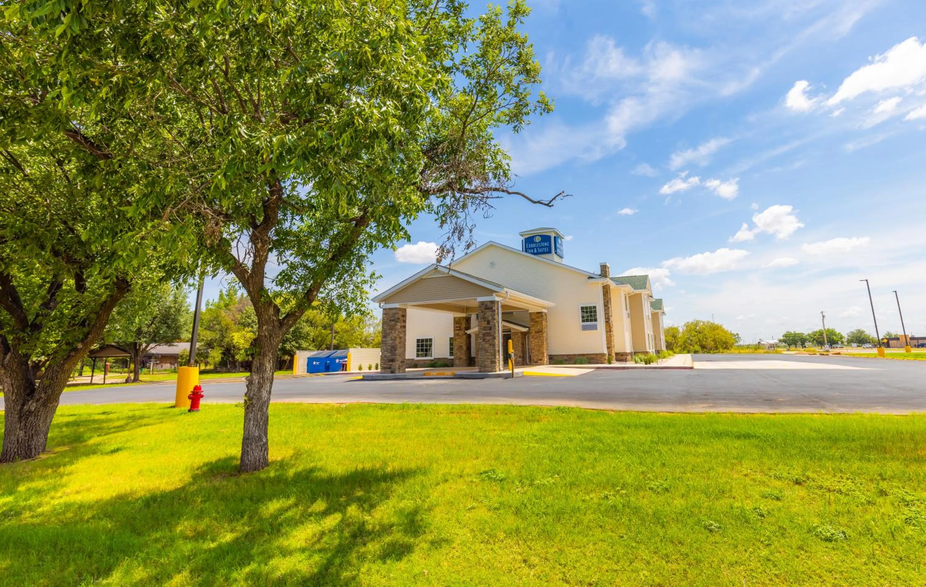 Cobblestone Inn & Suites - Winters