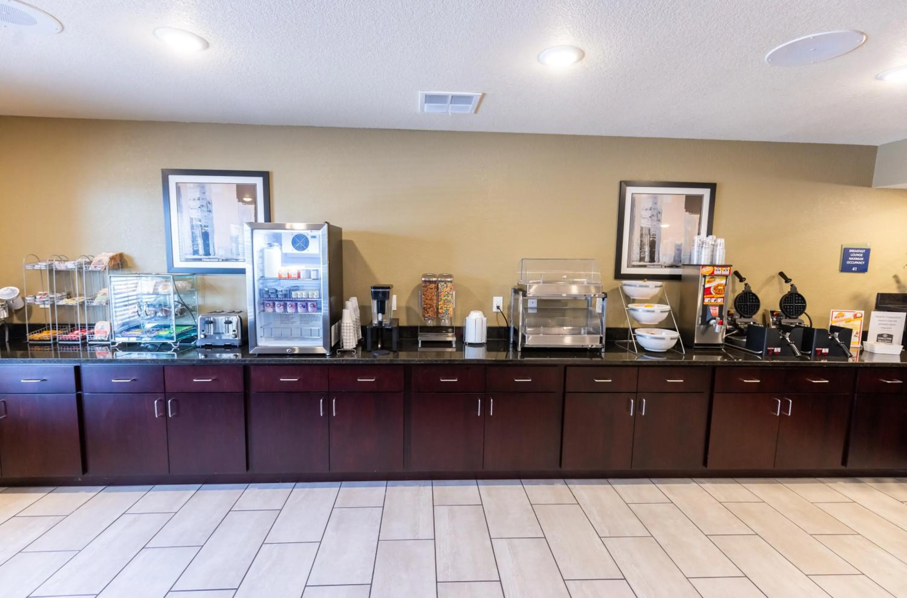 Cobblestone Inn & Suites - Winters