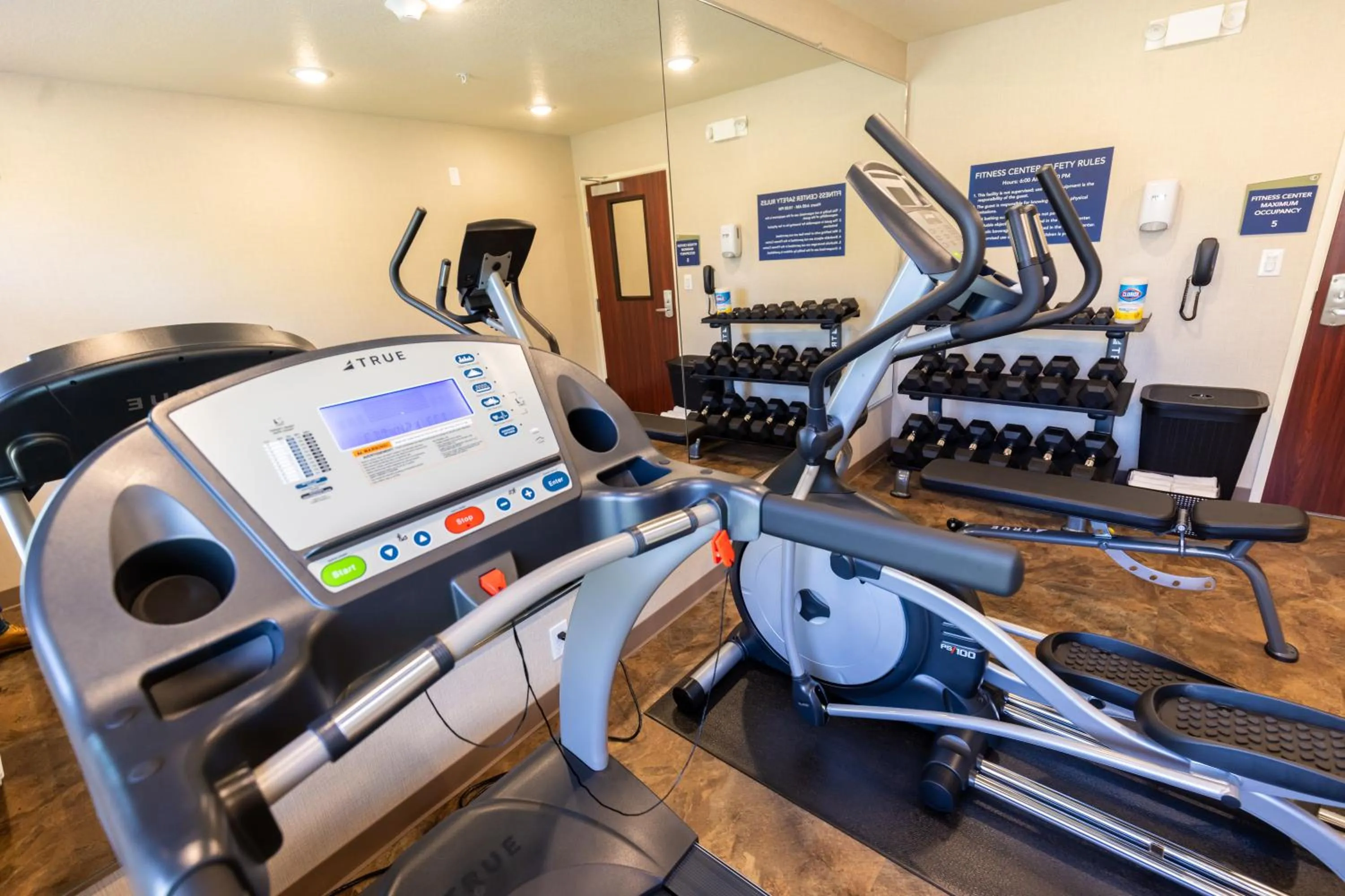 Cobblestone Inn & Suites - Winters