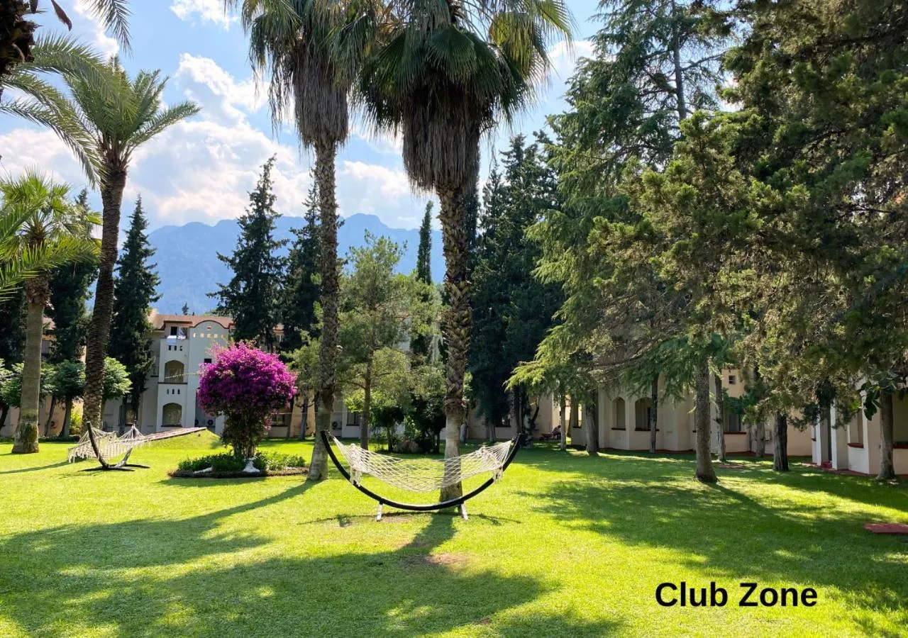 Garden in Queen's Park Resort Göynük