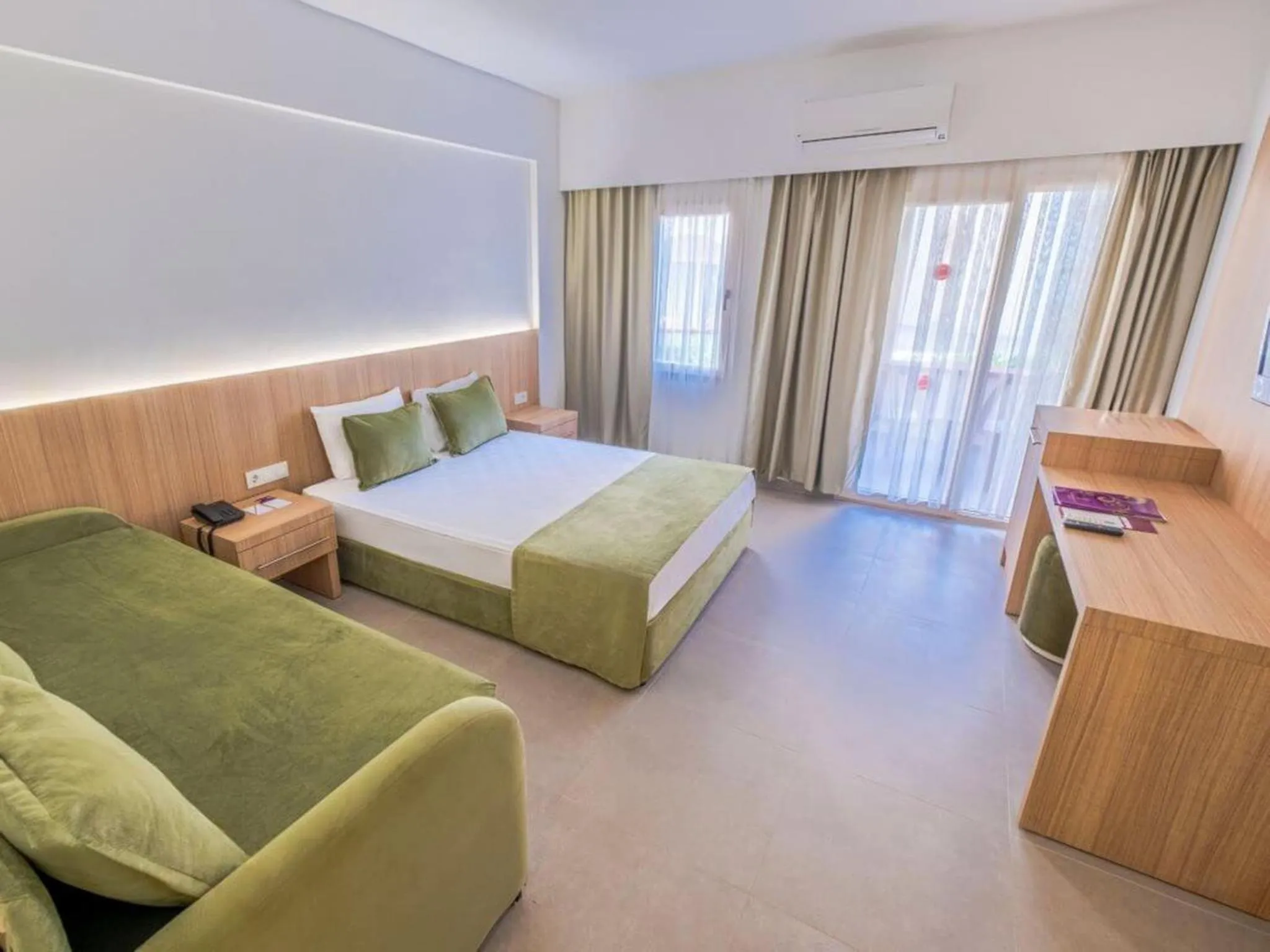 Photo of the whole room, Bed in Queen's Park Resort Göynük