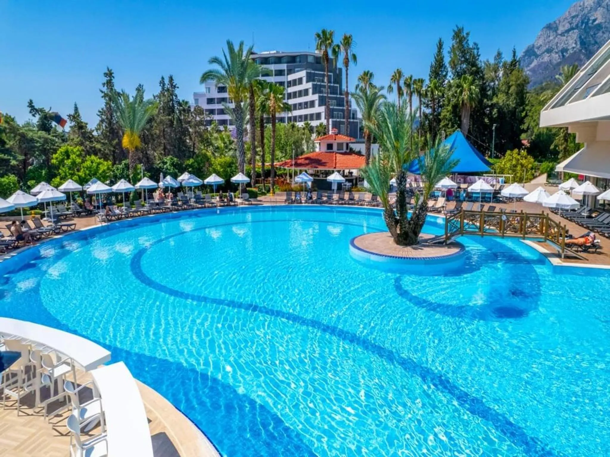 Swimming pool in Queen's Park Resort Göynük
