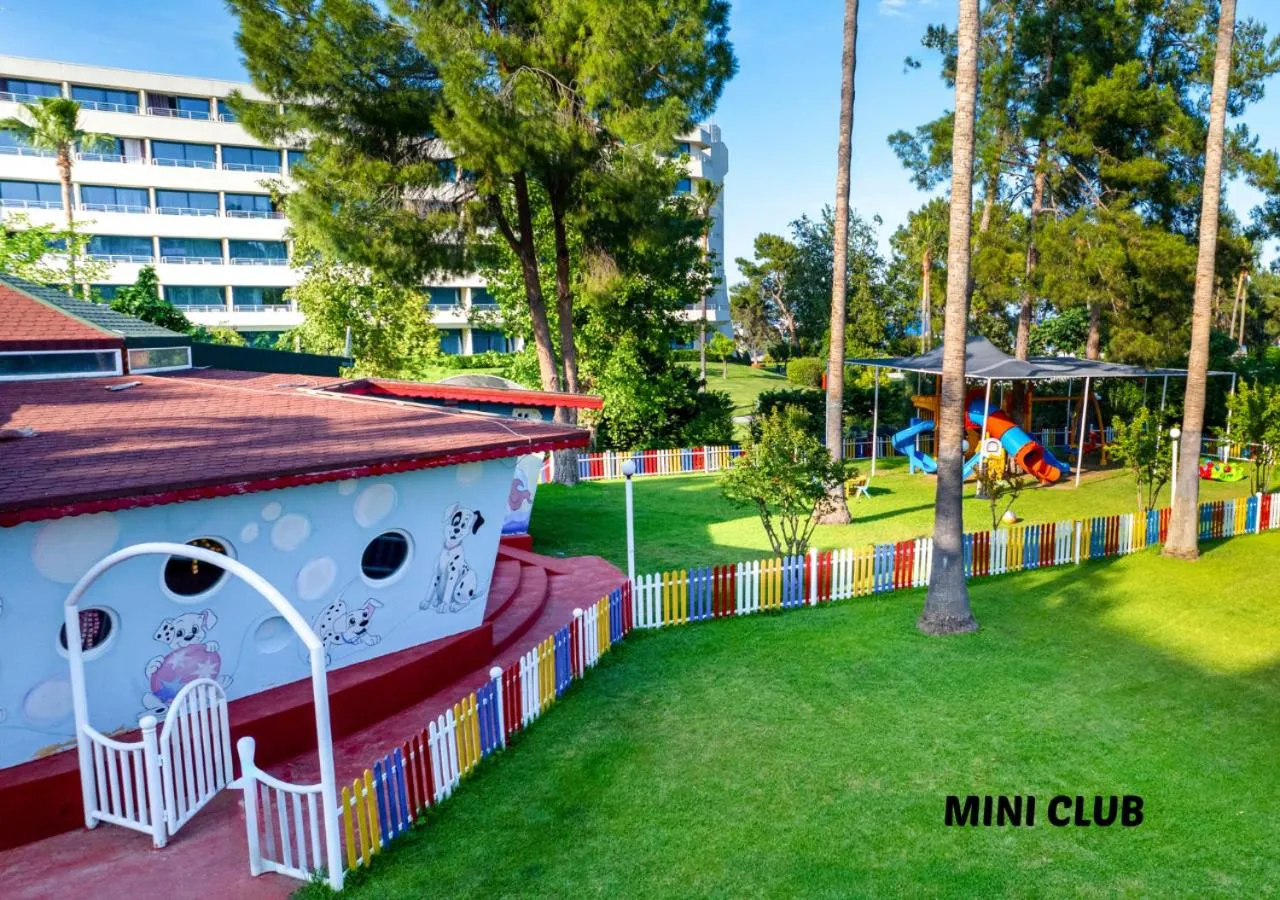 Kids's club in Queen's Park Resort Göynük
