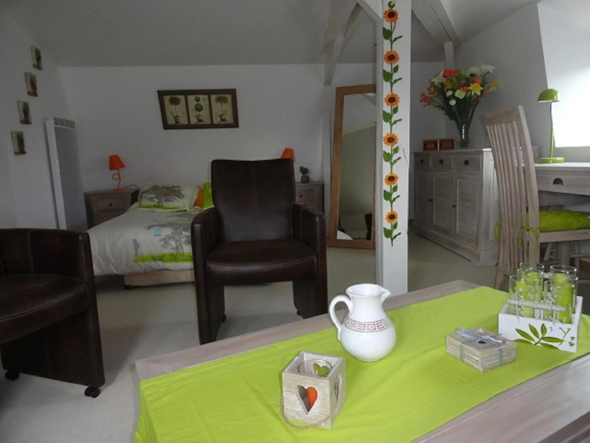 Decorative detail, Seating Area in l'Améthyste