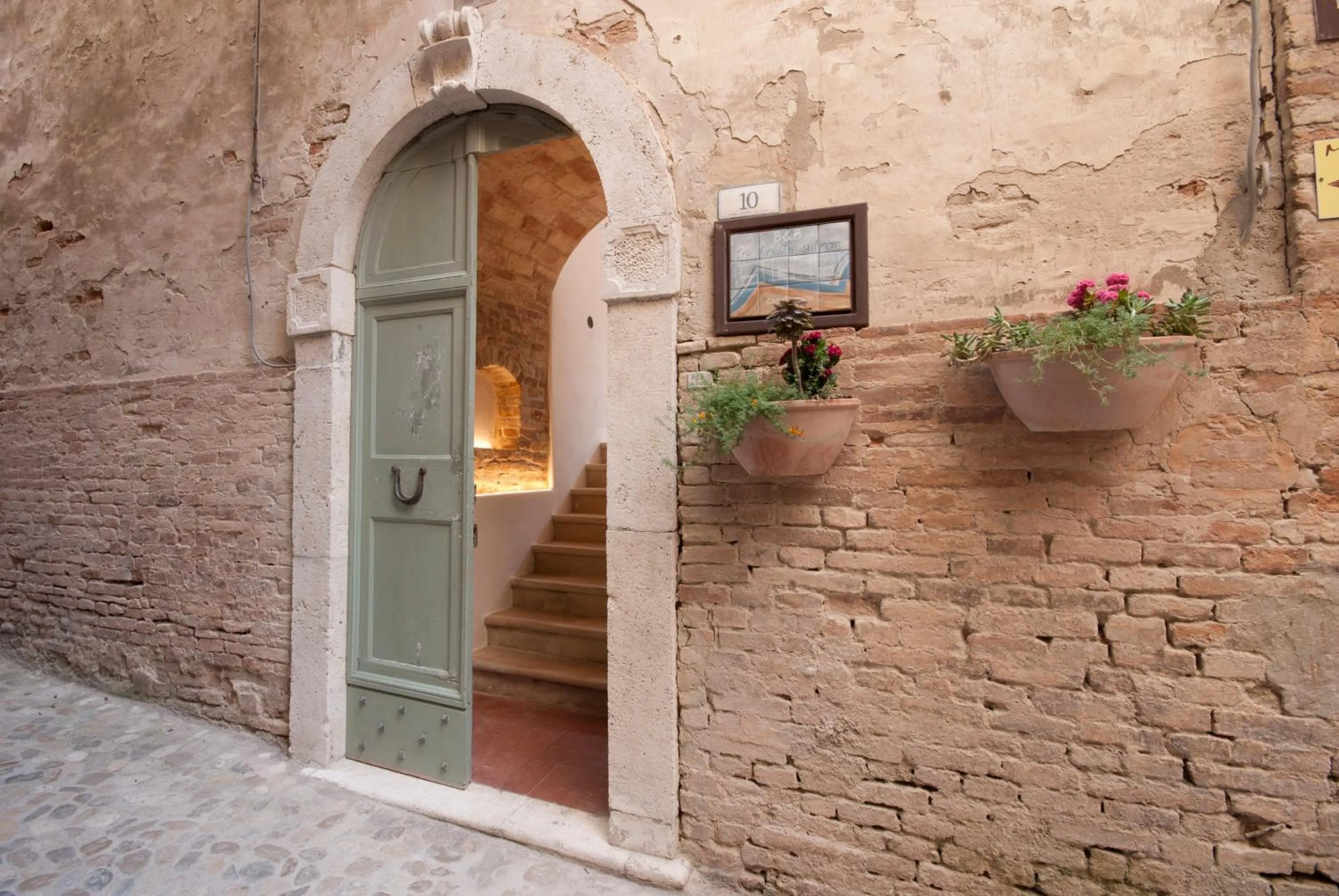 Facade/entrance in B&B Tre Finestre sul Mare