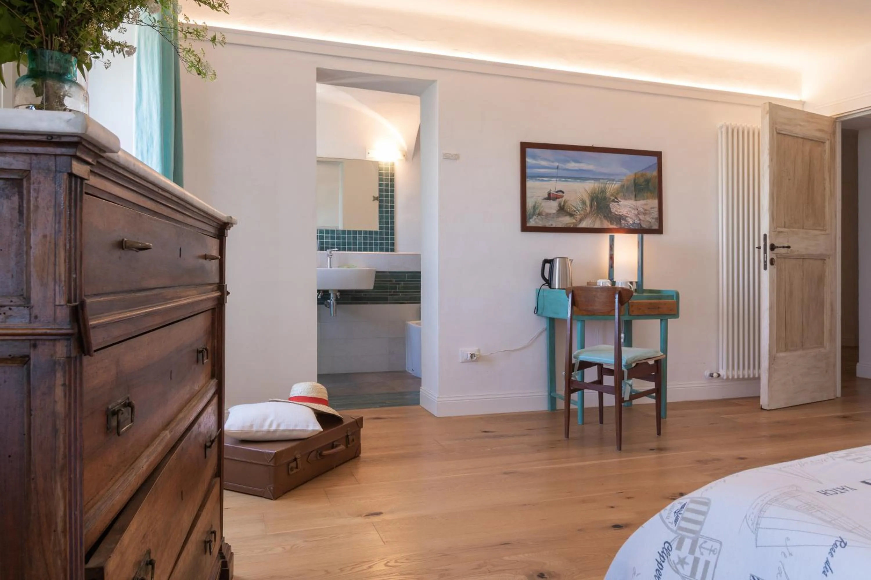 Photo of the whole room, Bed in B&B Tre Finestre sul Mare