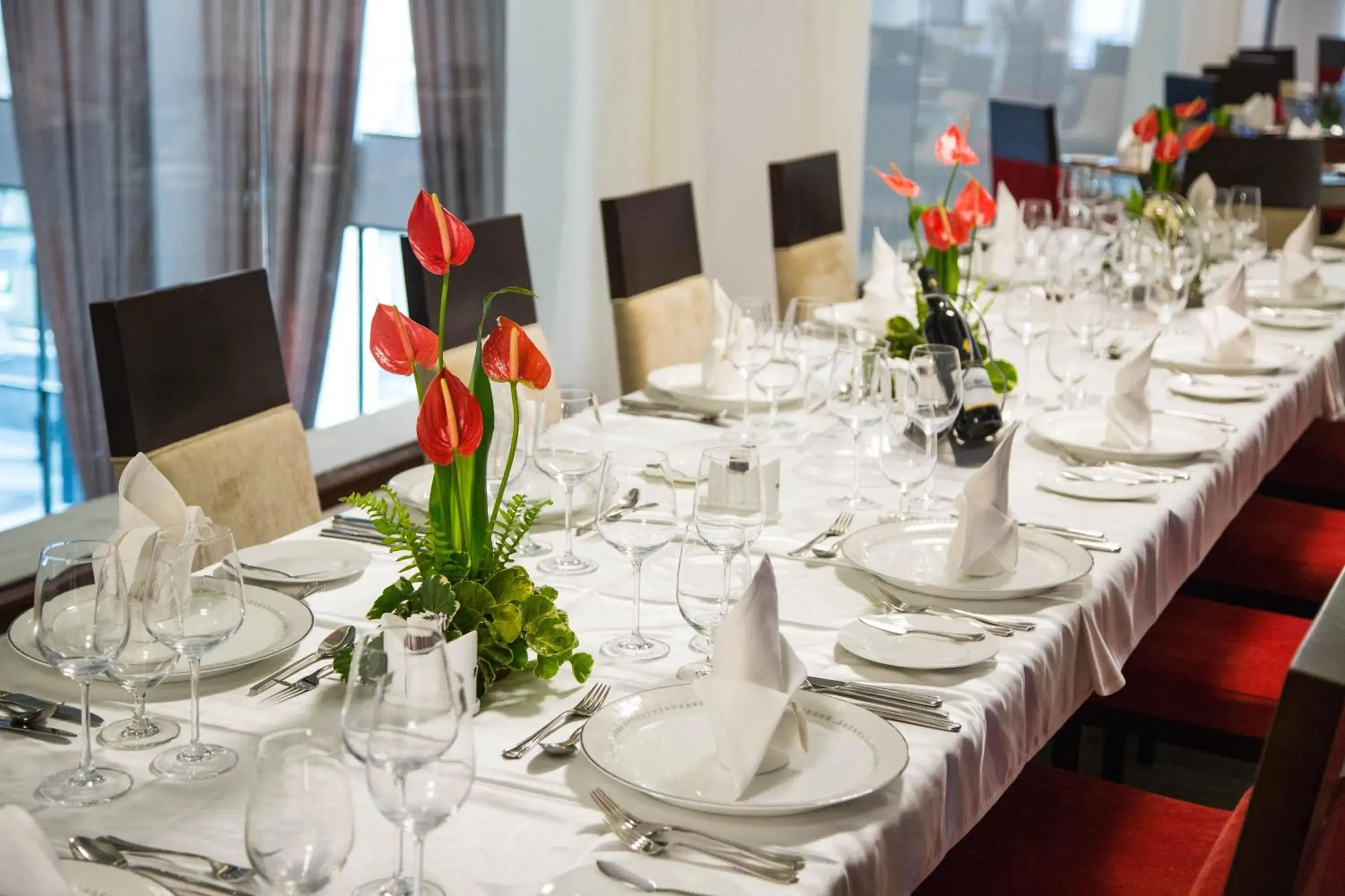 Restaurant/places to eat in Rose Garden Hotel Restaurant/places to eat in Rose Garden Hotel