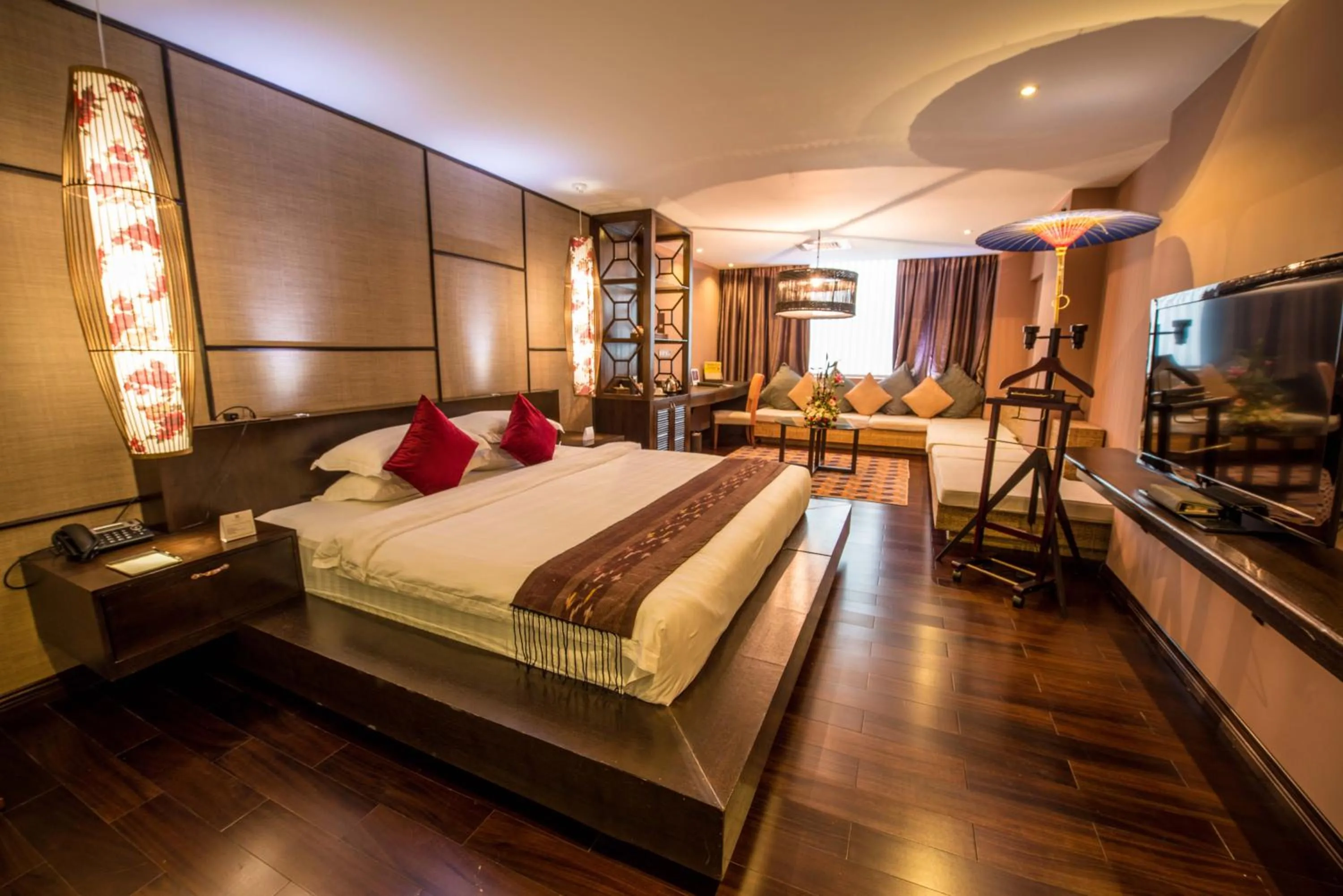 Photo of the whole room, Bed in Rose Garden Hotel