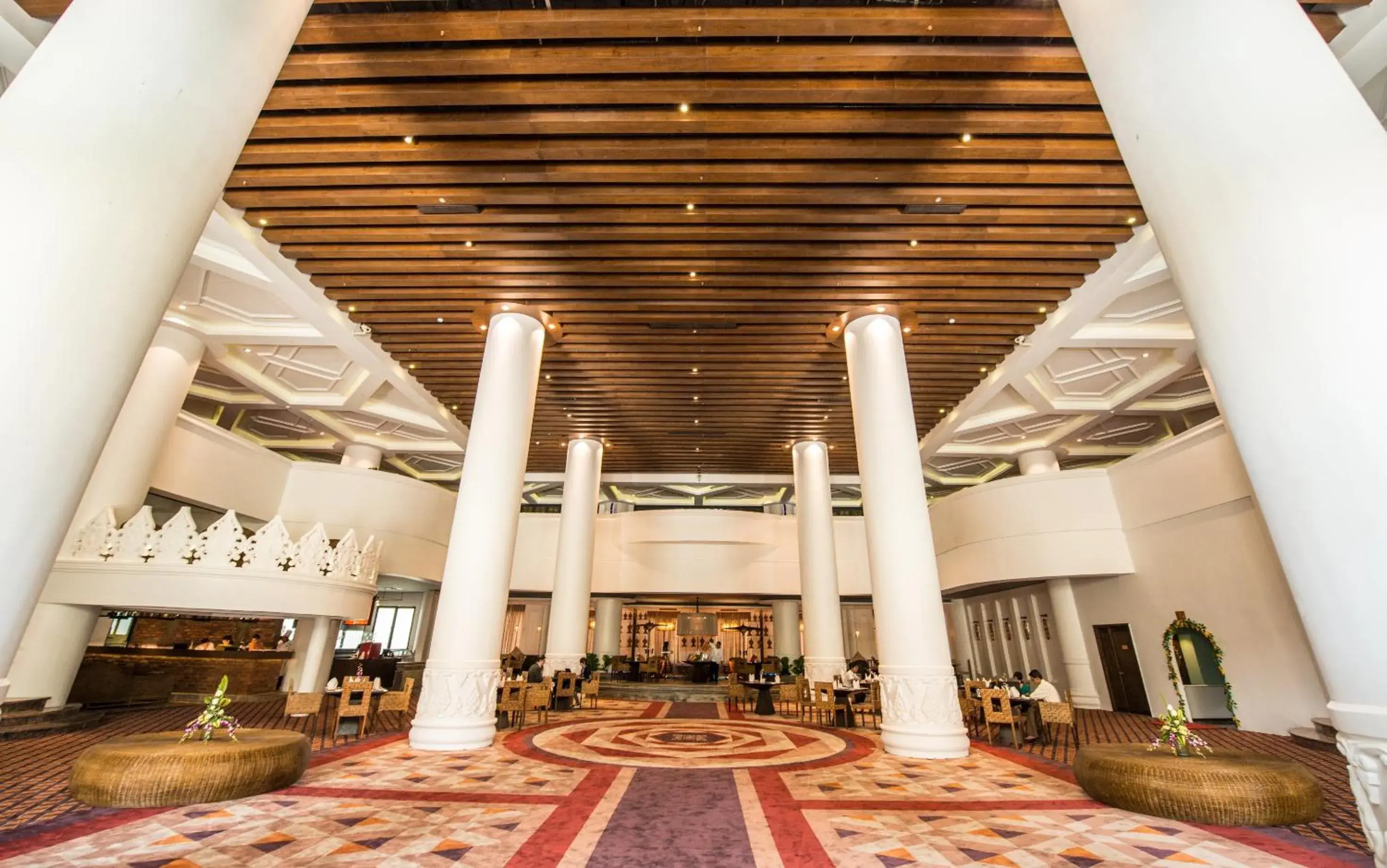 Restaurant/places to eat in Rose Garden Hotel Restaurant/places to eat in Rose Garden Hotel