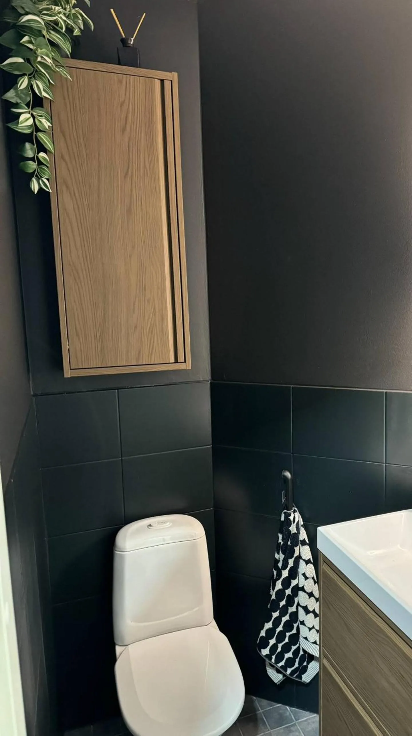 Toilet, Bed in Cozy home near Santa