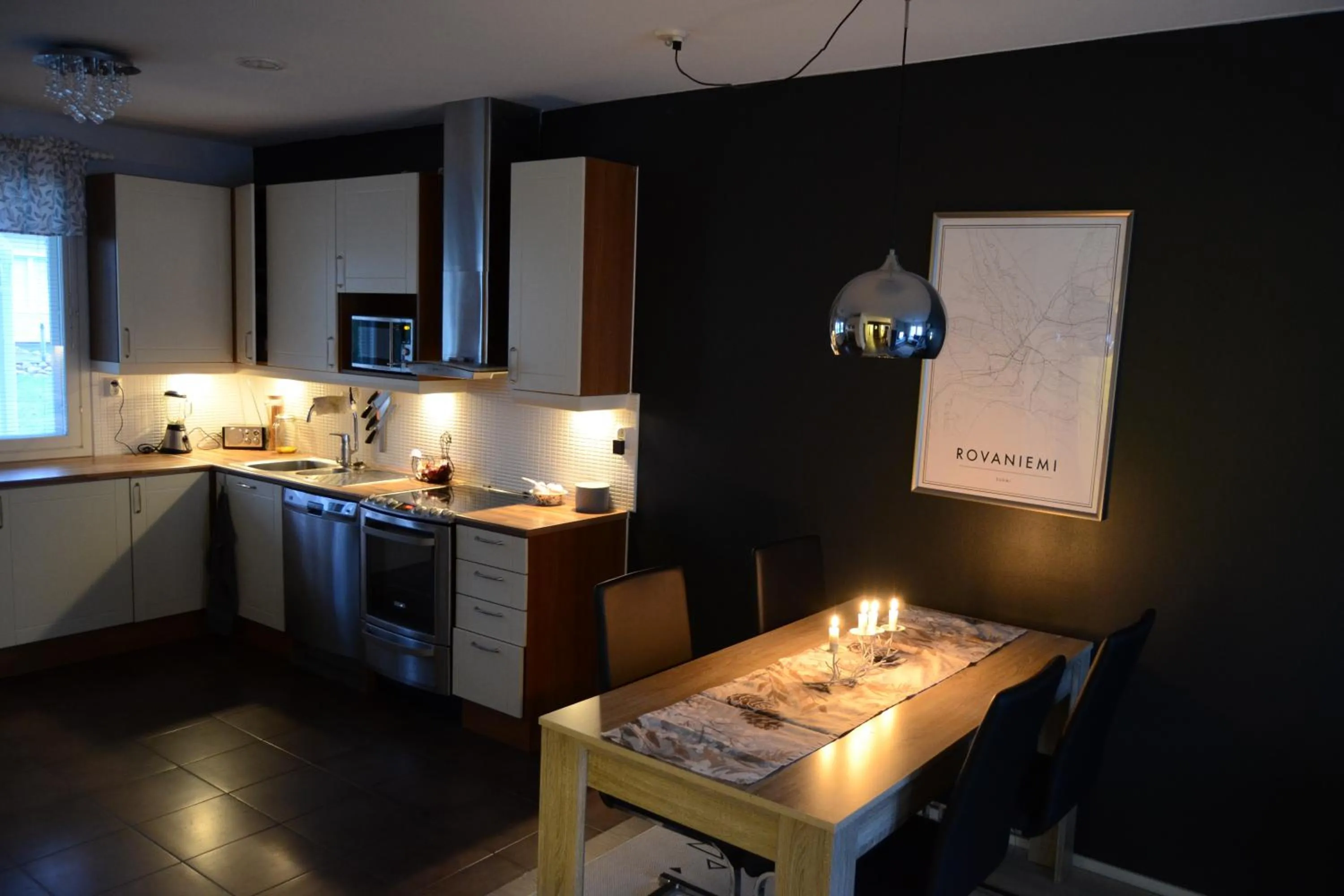 Kitchen or kitchenette in Cozy home near Santa