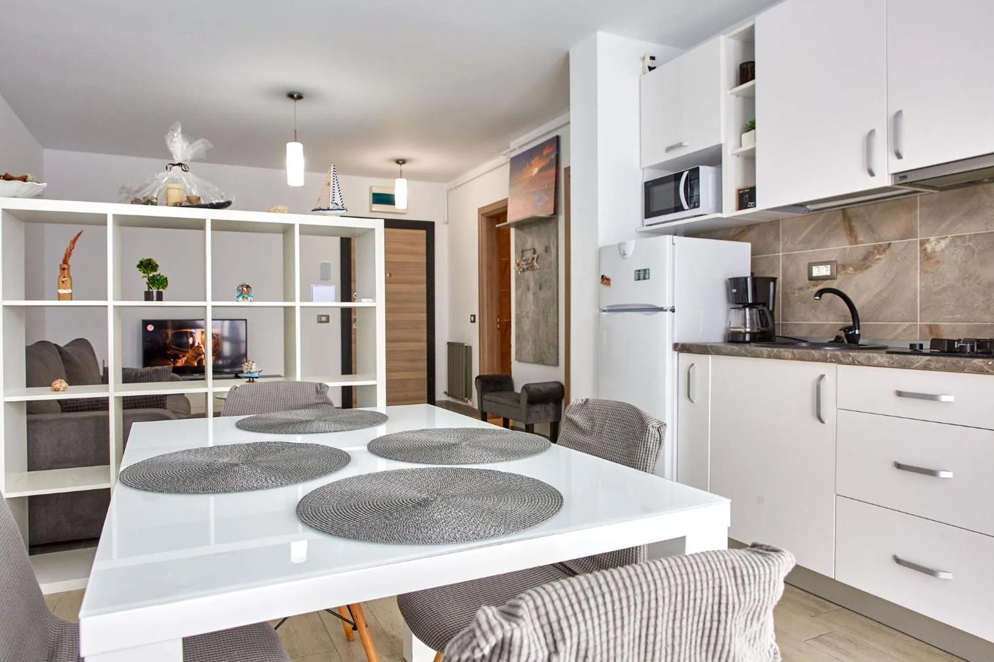 Kitchen or kitchenette in Apartamente Indigo by Alz