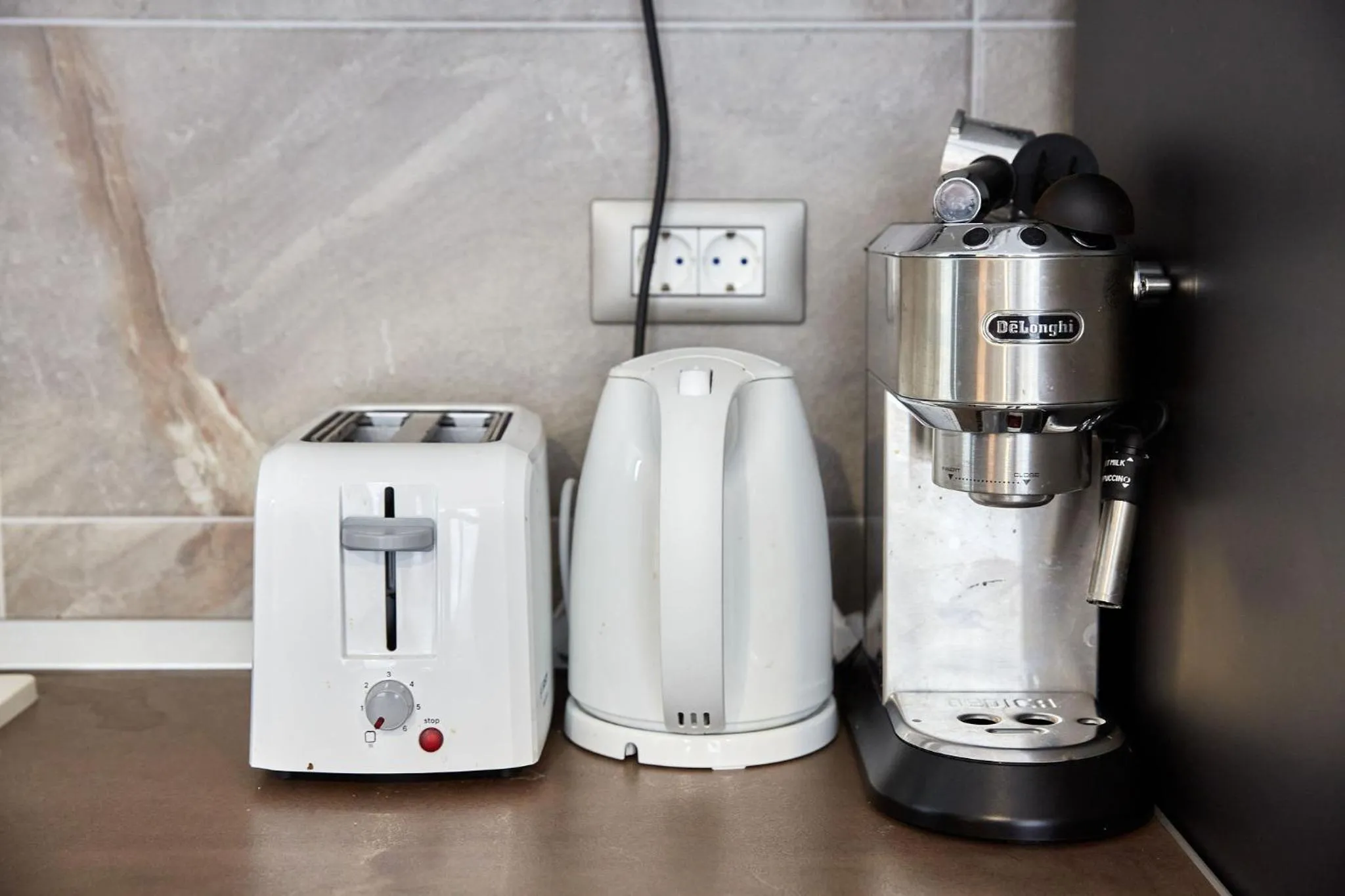 Coffee/tea facilities in Apartamente Indigo by Alz