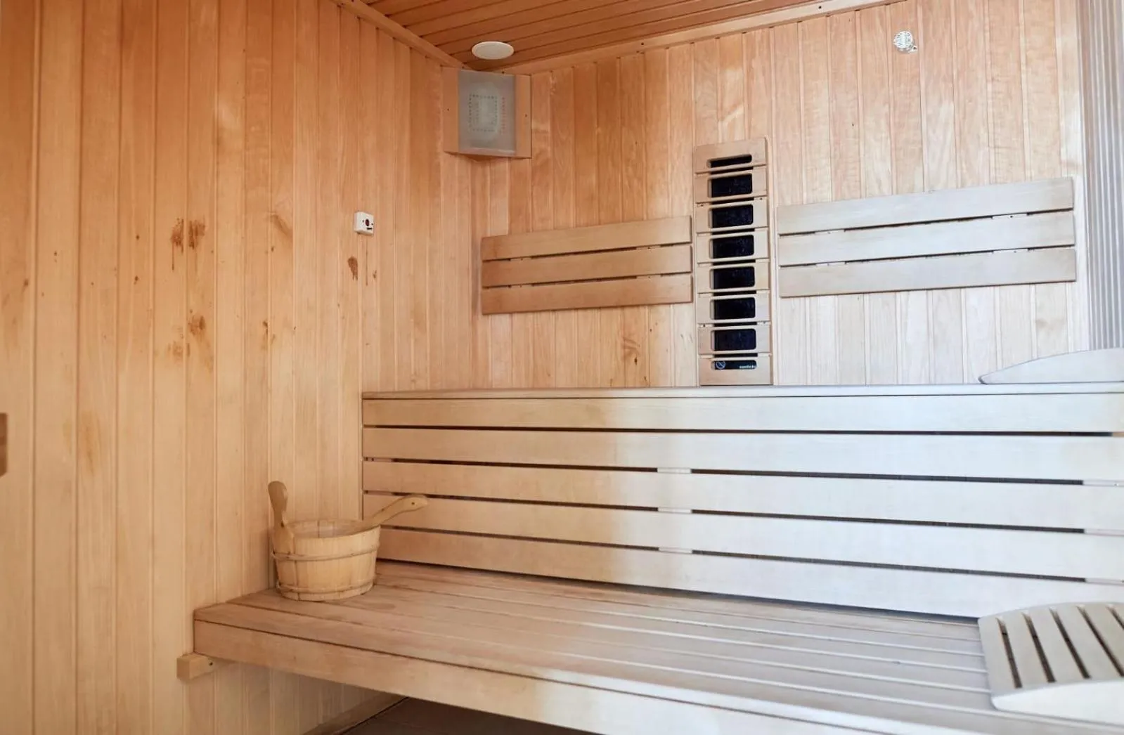 Sauna in Apartamente Indigo by Alz