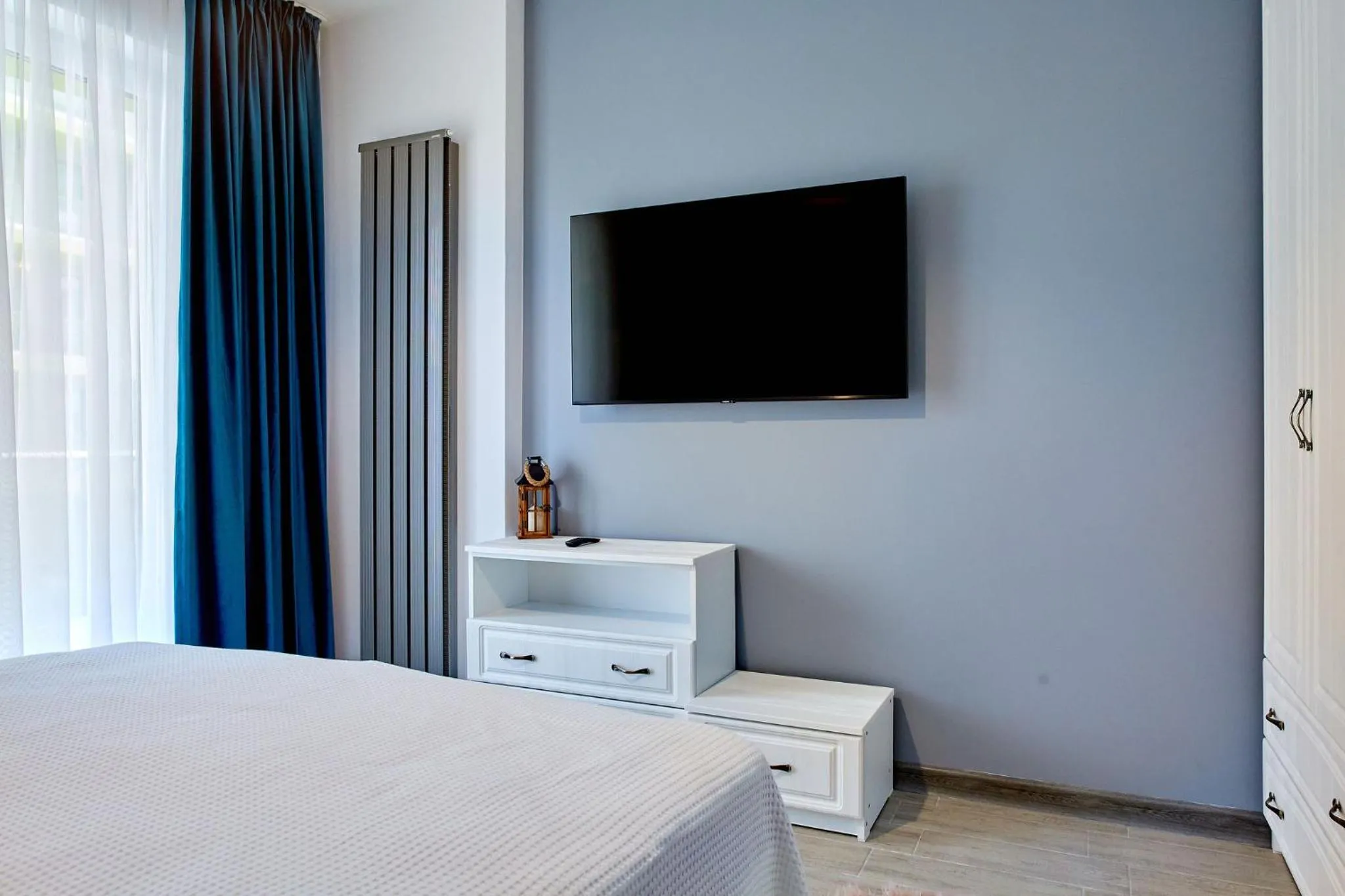 Bed in Apartamente Indigo by Alz