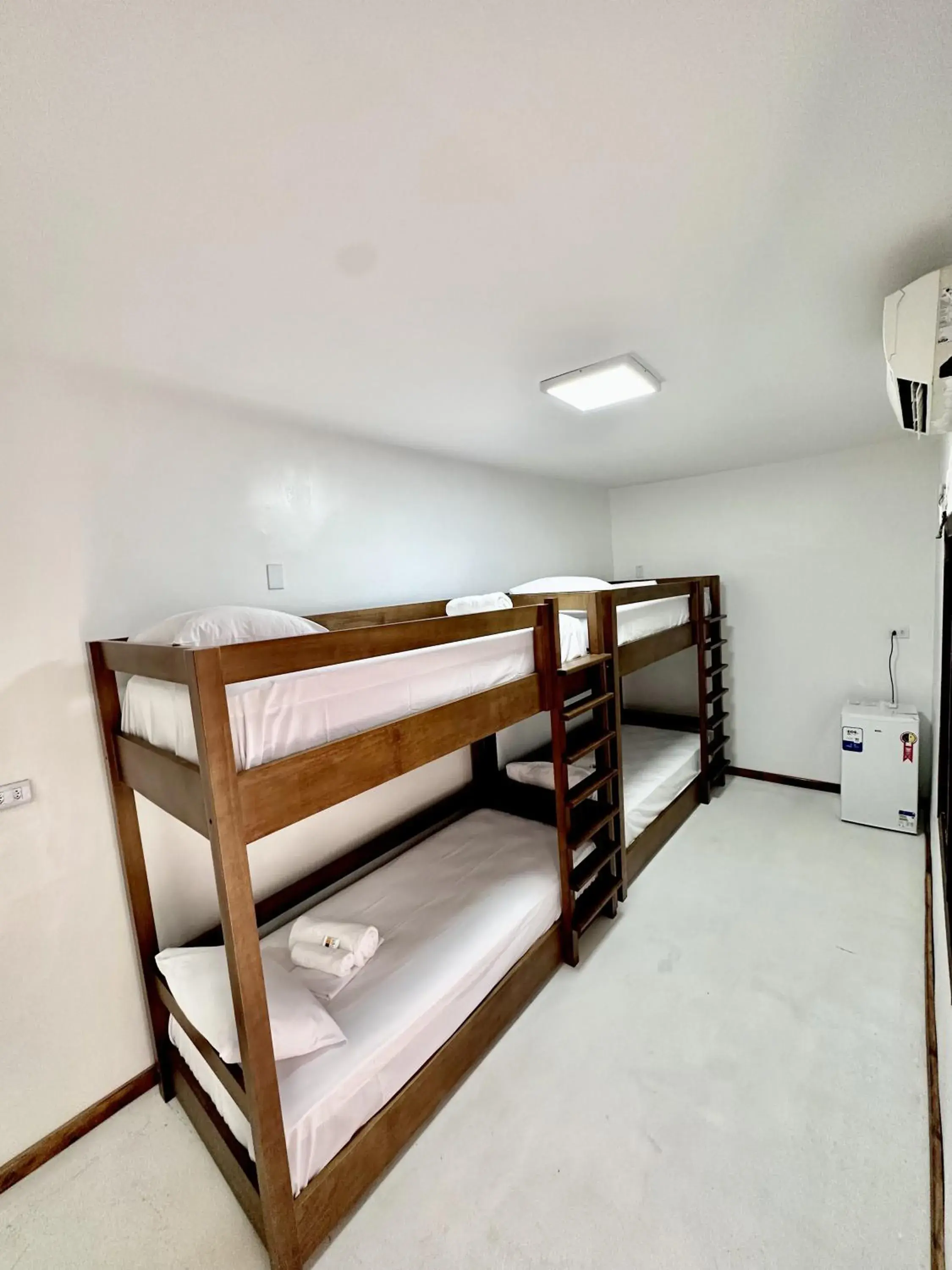 Bed in 4-Bed Female Dormitory Room in Pousada VIGLAMO JERI Bed in 4-Bed Female Dormitory Room in Pousada VIGLAMO JERI