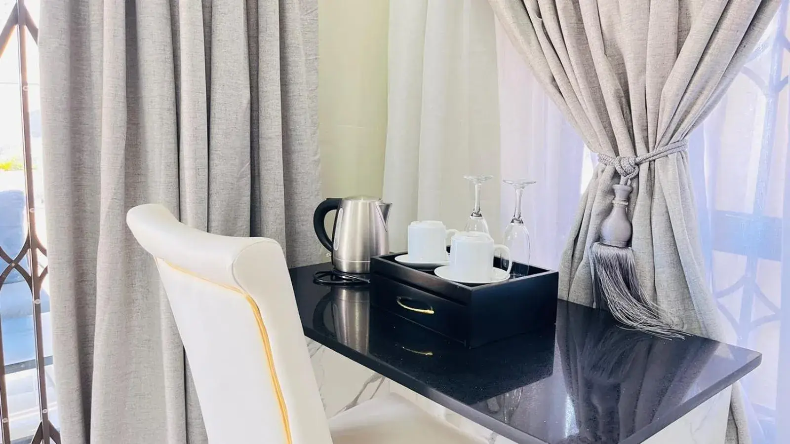 Deluxe Double Room with Shower in Boeketlong Lodge Deluxe Double Room with Shower in Boeketlong Lodge