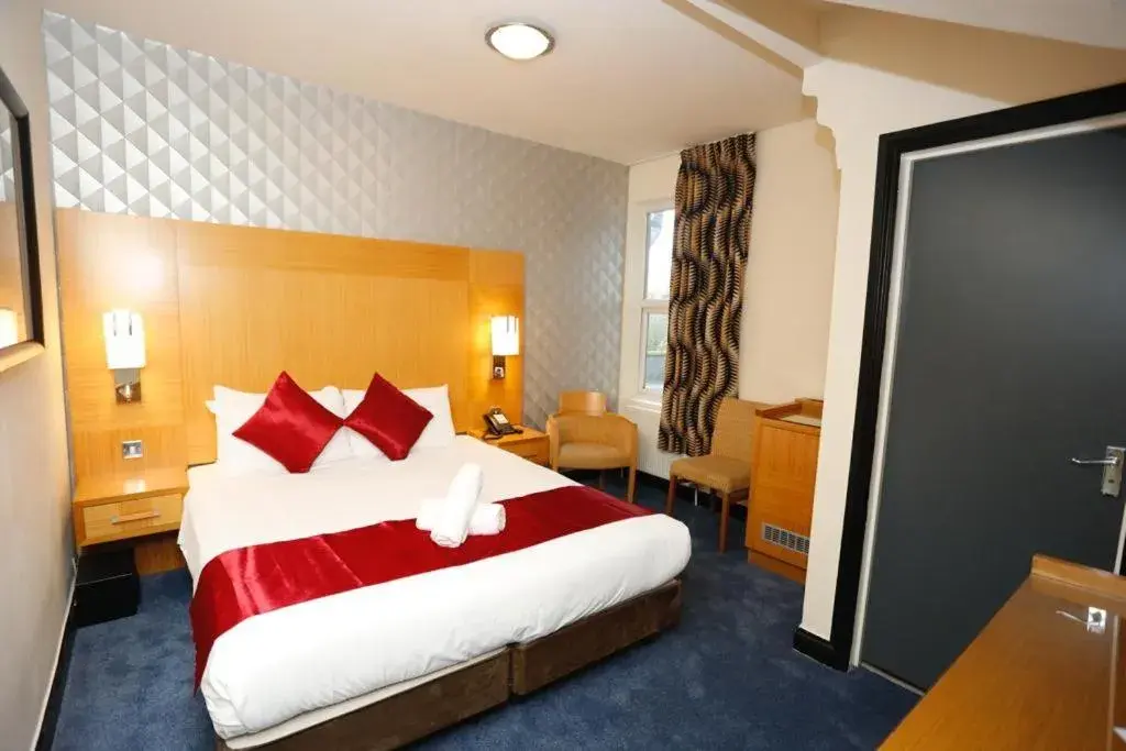 Bed in Acorn Lodge Hotel Gatwick & Parking Bed in Acorn Lodge Hotel Gatwick & Parking