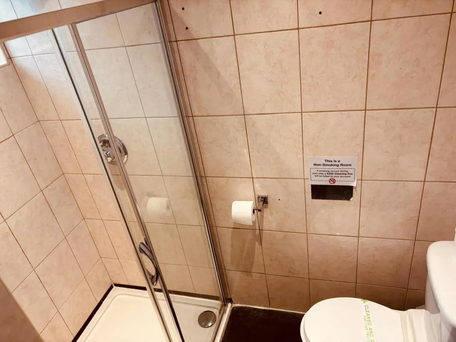 Twin Room en suite in Acorn Lodge Hotel Gatwick & Parking Twin Room en suite in Acorn Lodge Hotel Gatwick & Parking