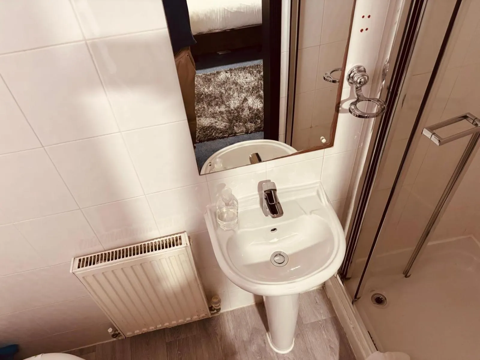 Acorn Lodge Hotel Gatwick & Parking