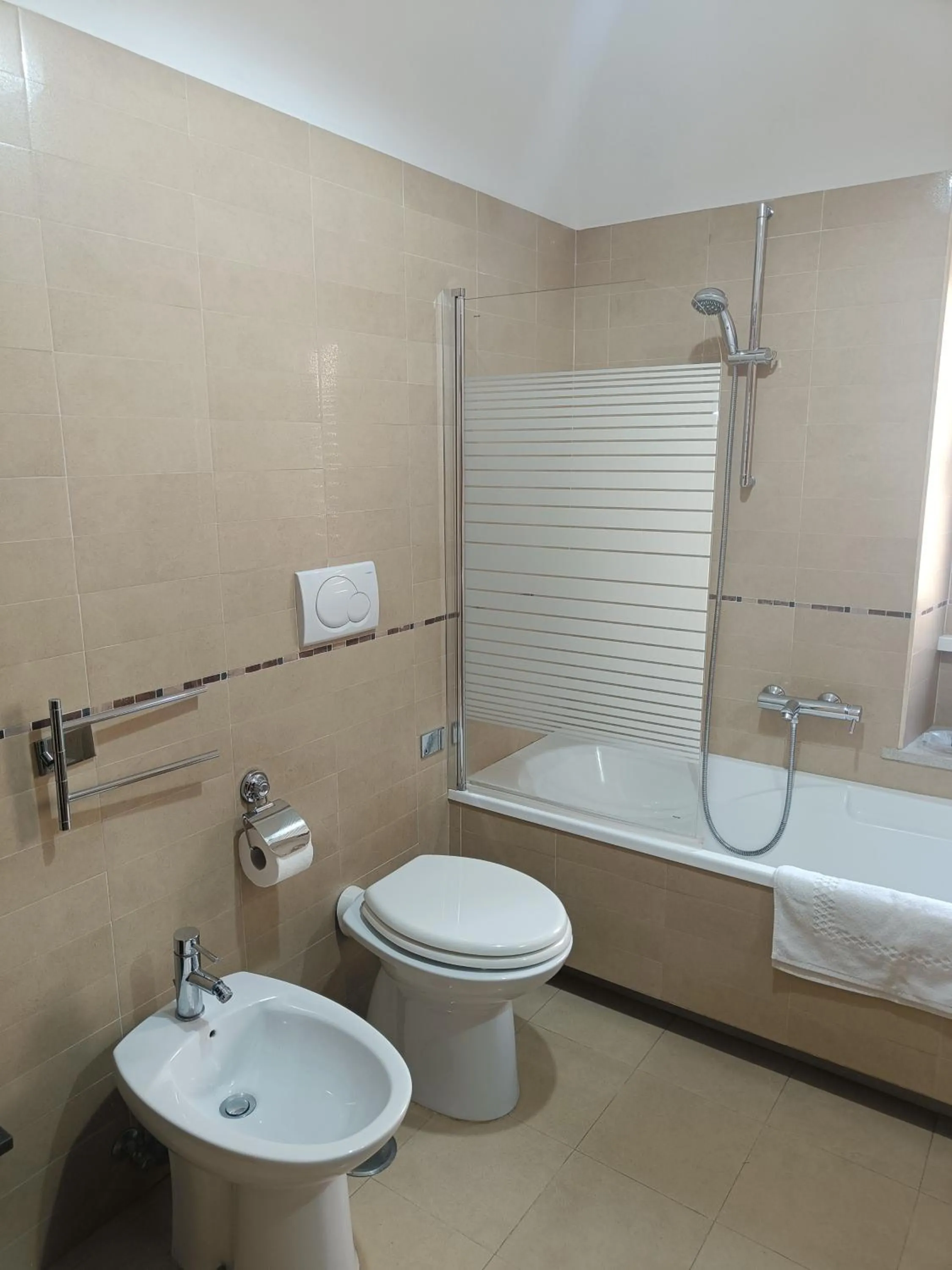 Bathroom in Tia Tourist Apartment Rome