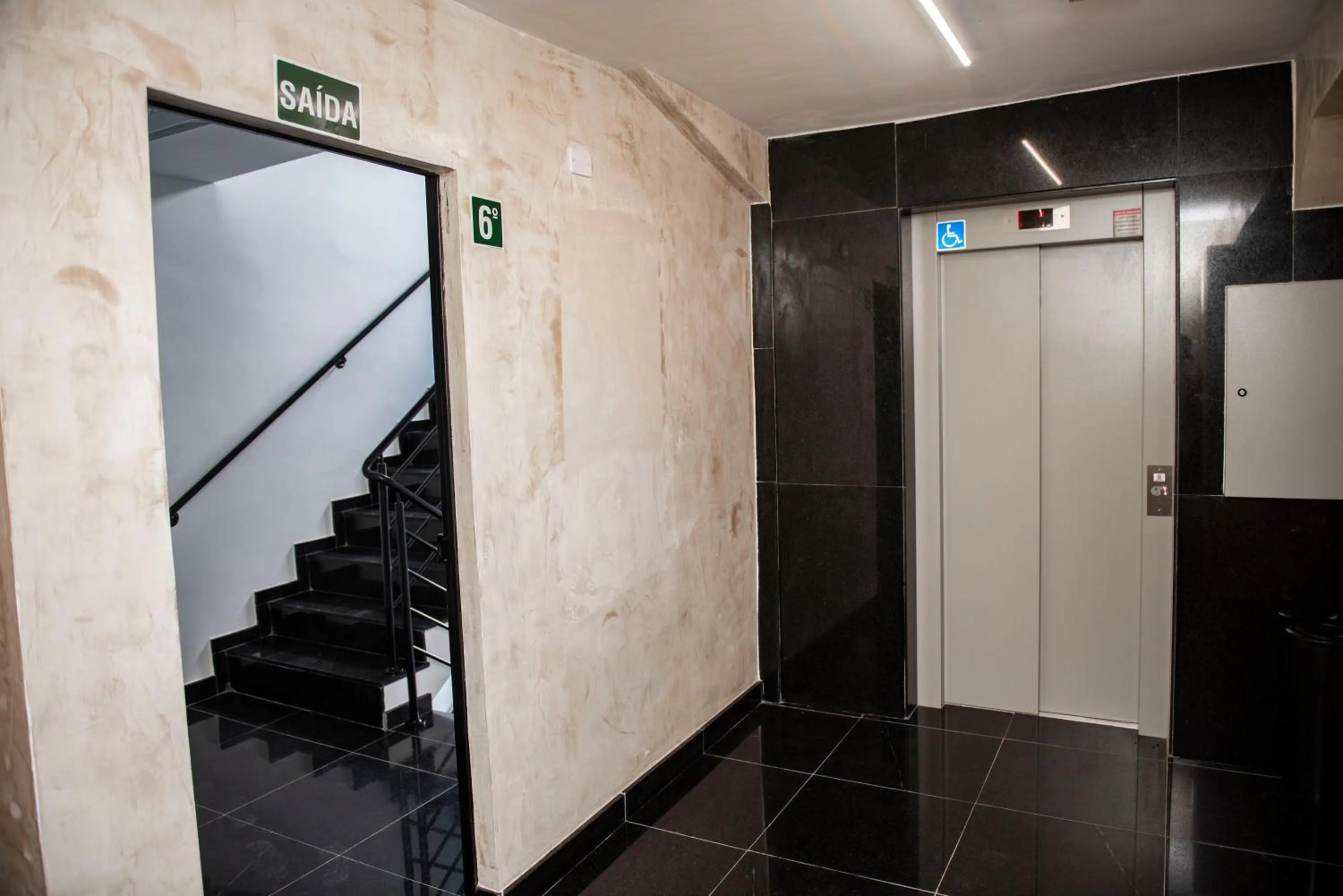 elevator in Uny Hotéis Brás