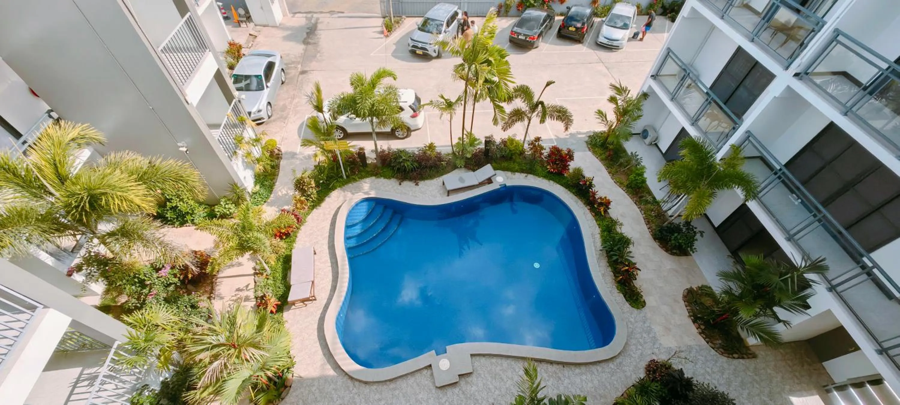 Property building in Ocean Breeze Apartment Hotel