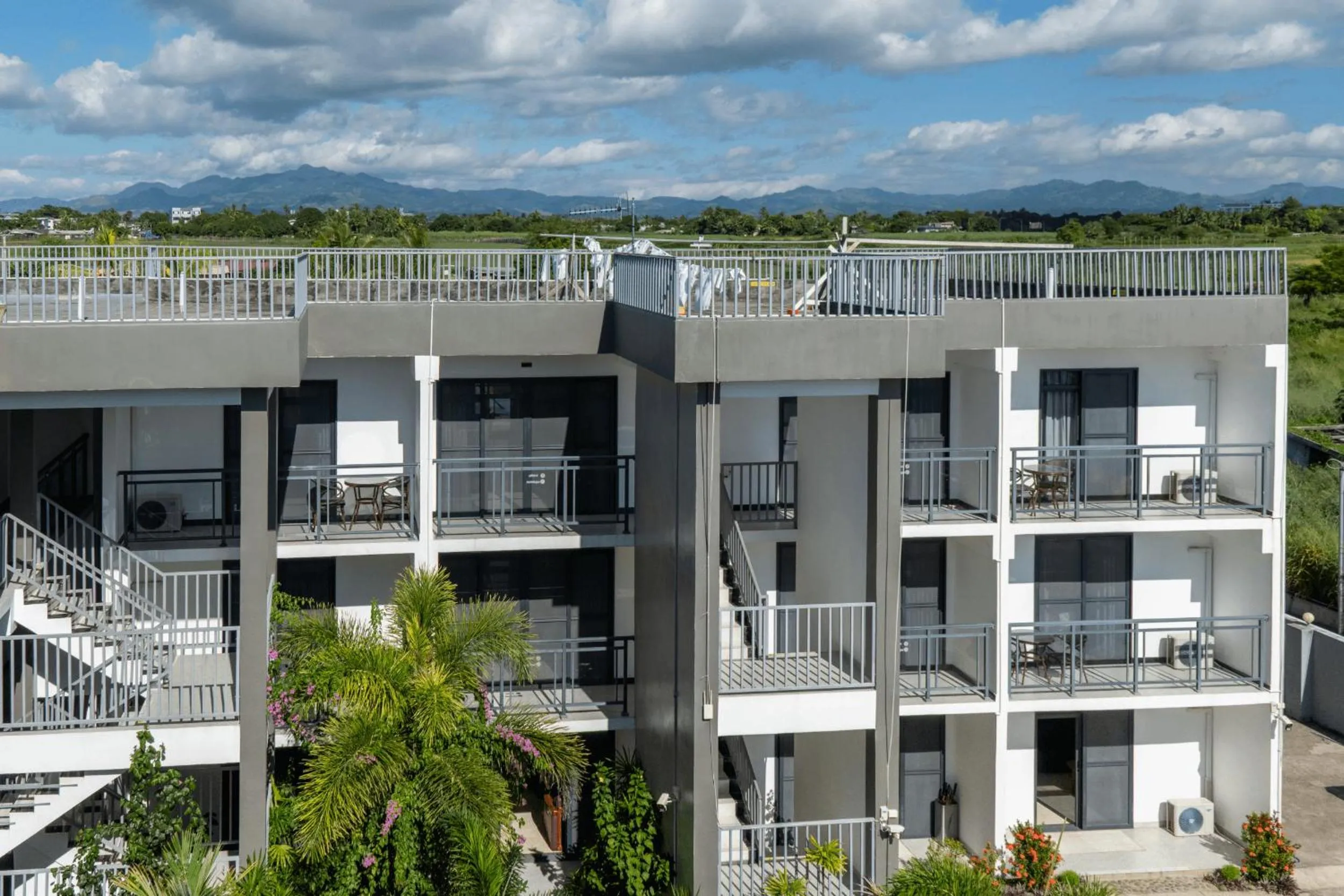 Property building in Ocean Breeze Apartment Hotel