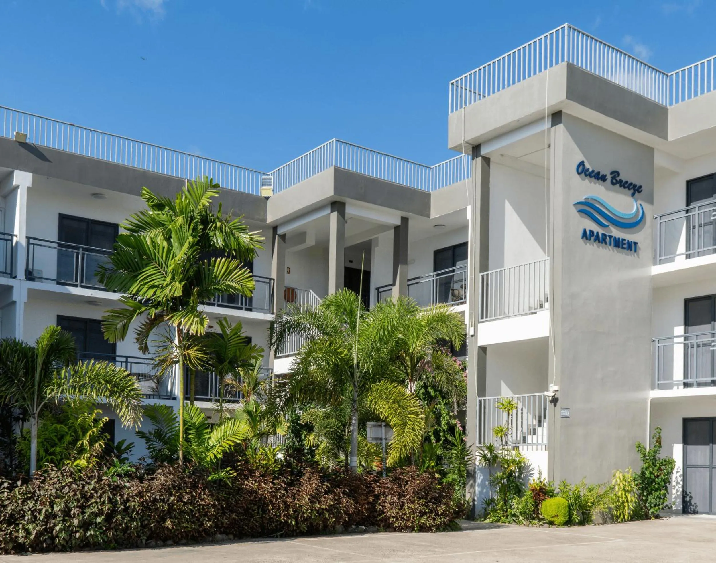 Property building in Ocean Breeze Apartment Hotel