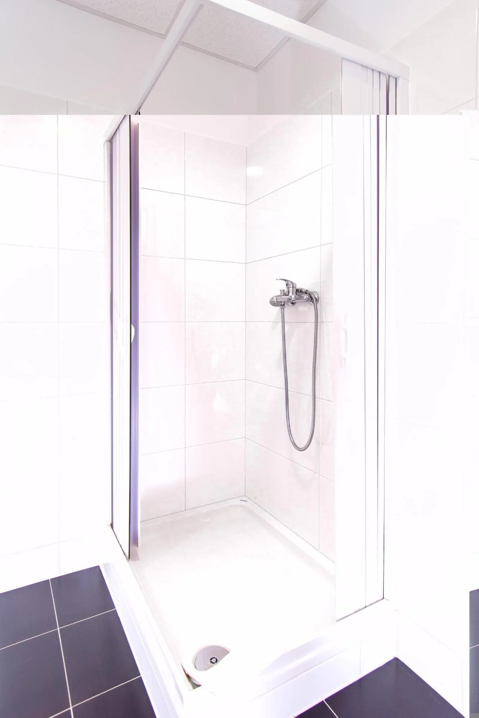 Shower in Design Hostel 101 Dalmatinac