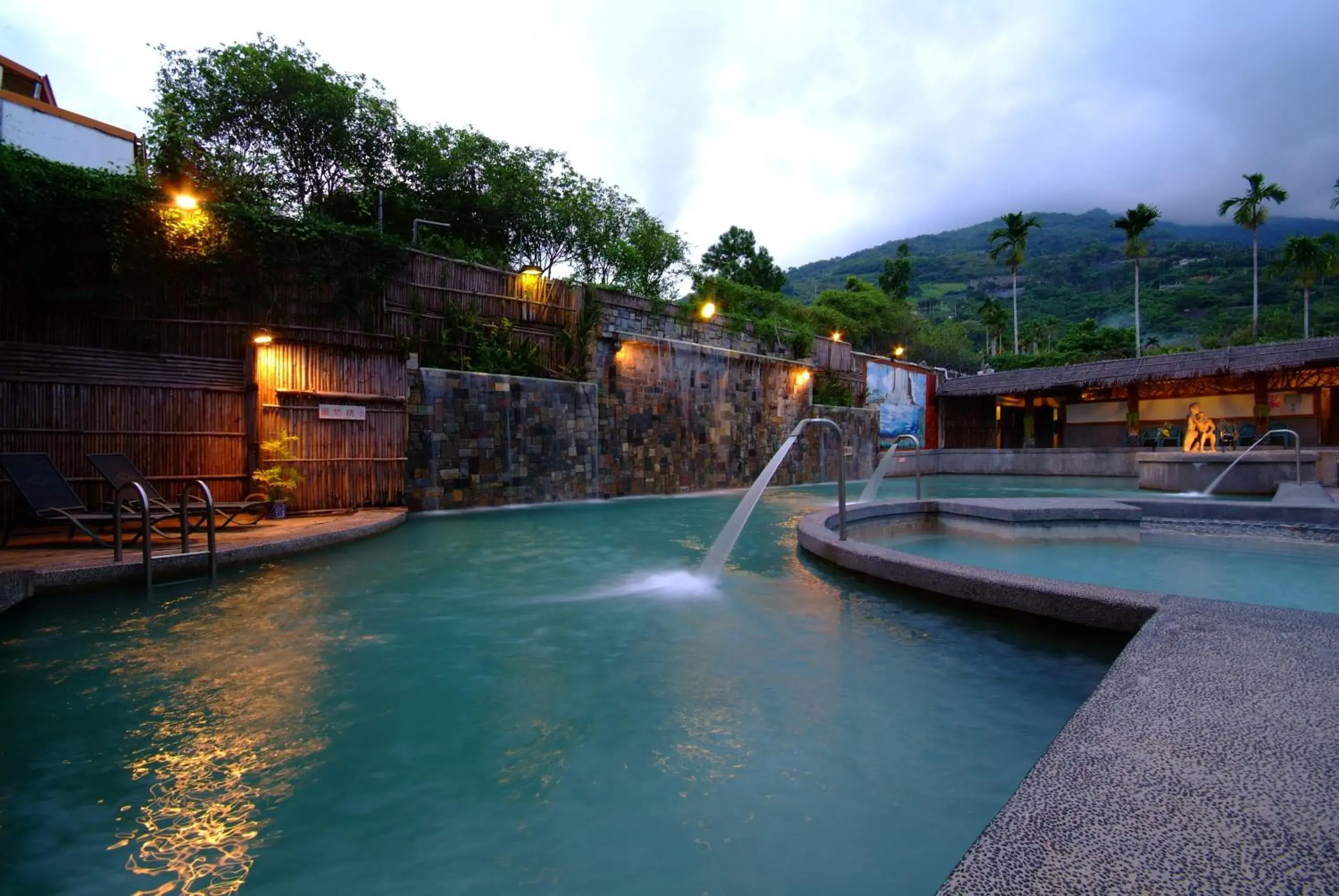 Swimming pool in Yawan Hotel Swimming pool in Yawan Hotel